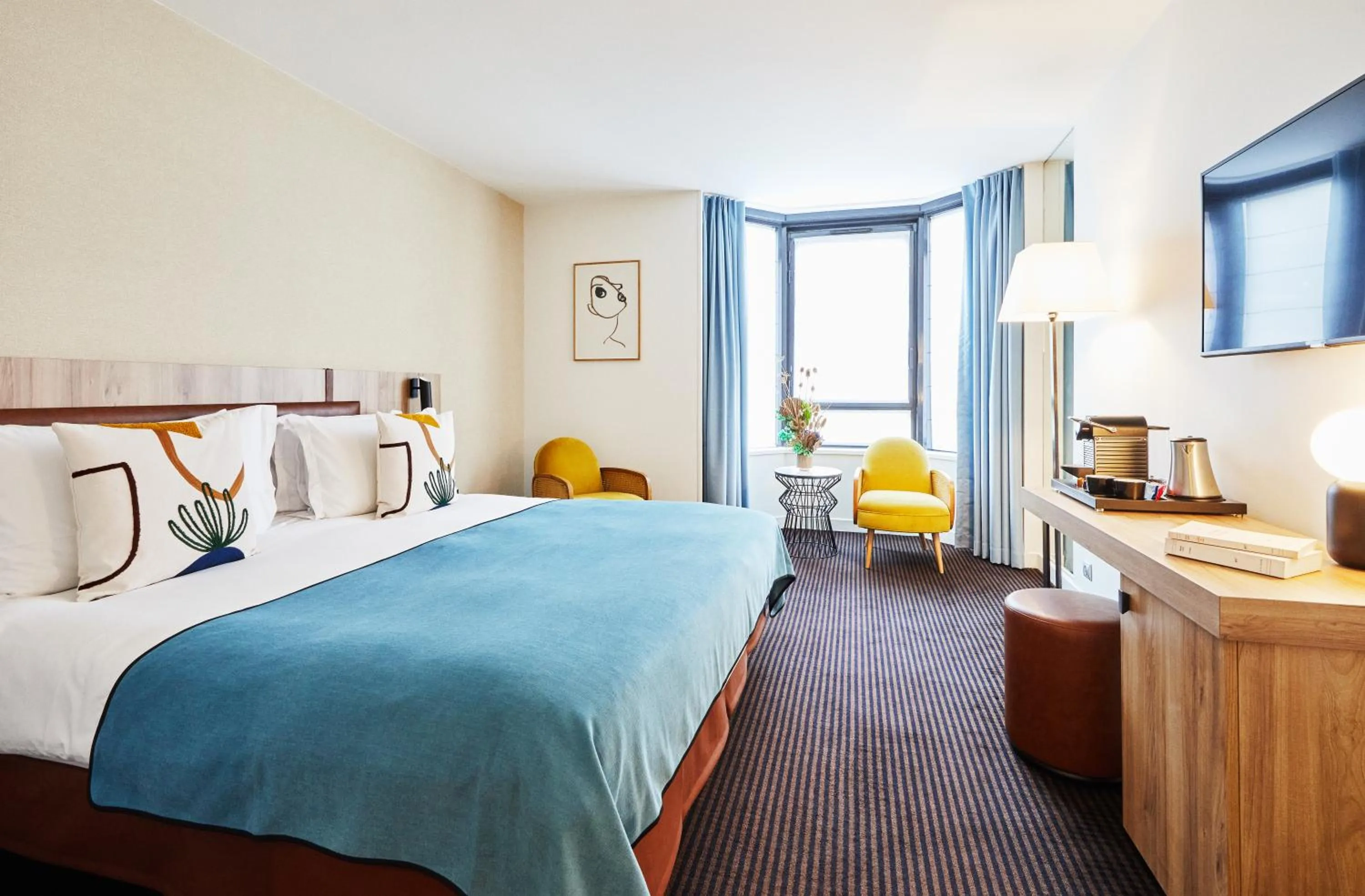 Bedroom, Bed in Plaza Tour Eiffel