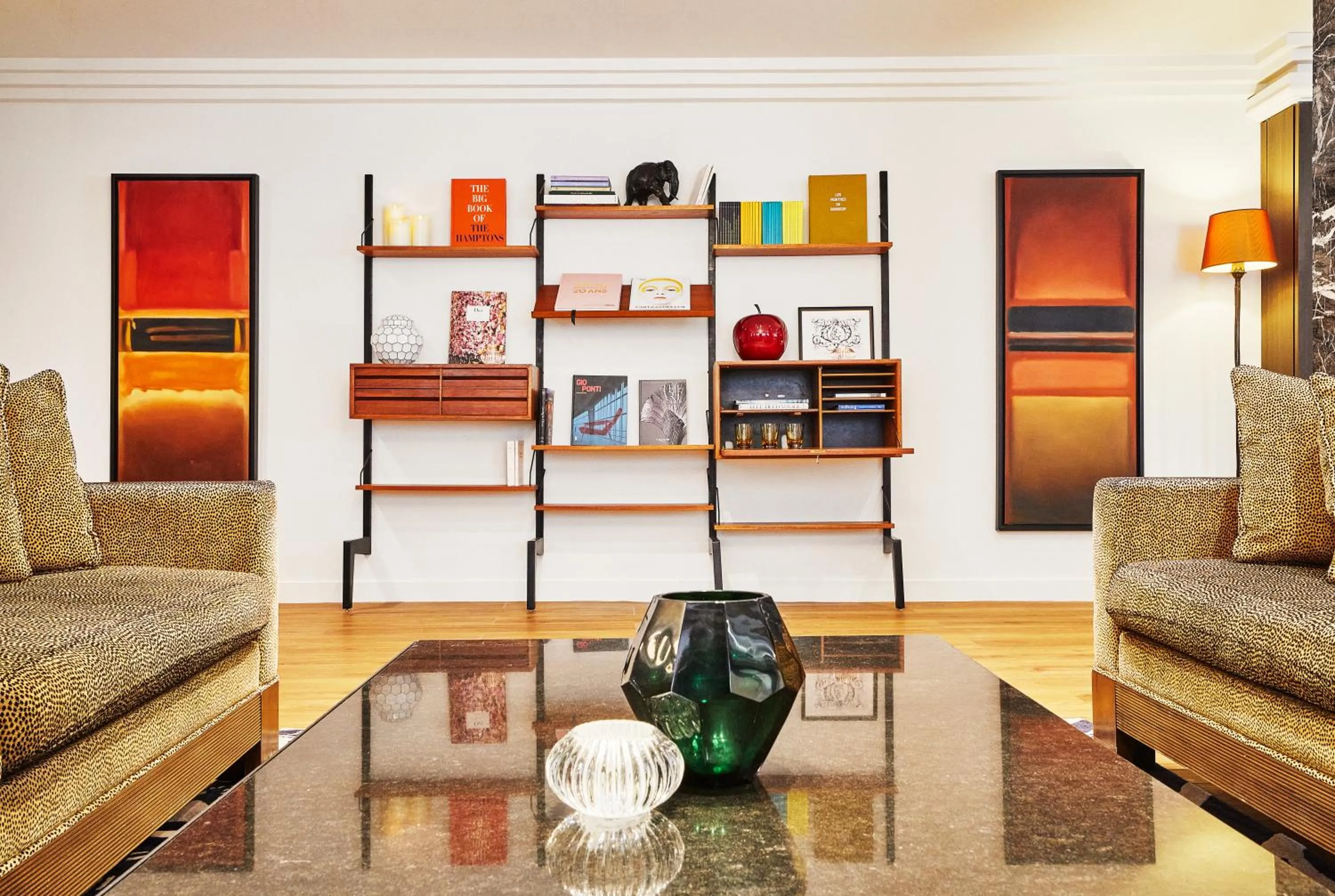 Library in Plaza Tour Eiffel