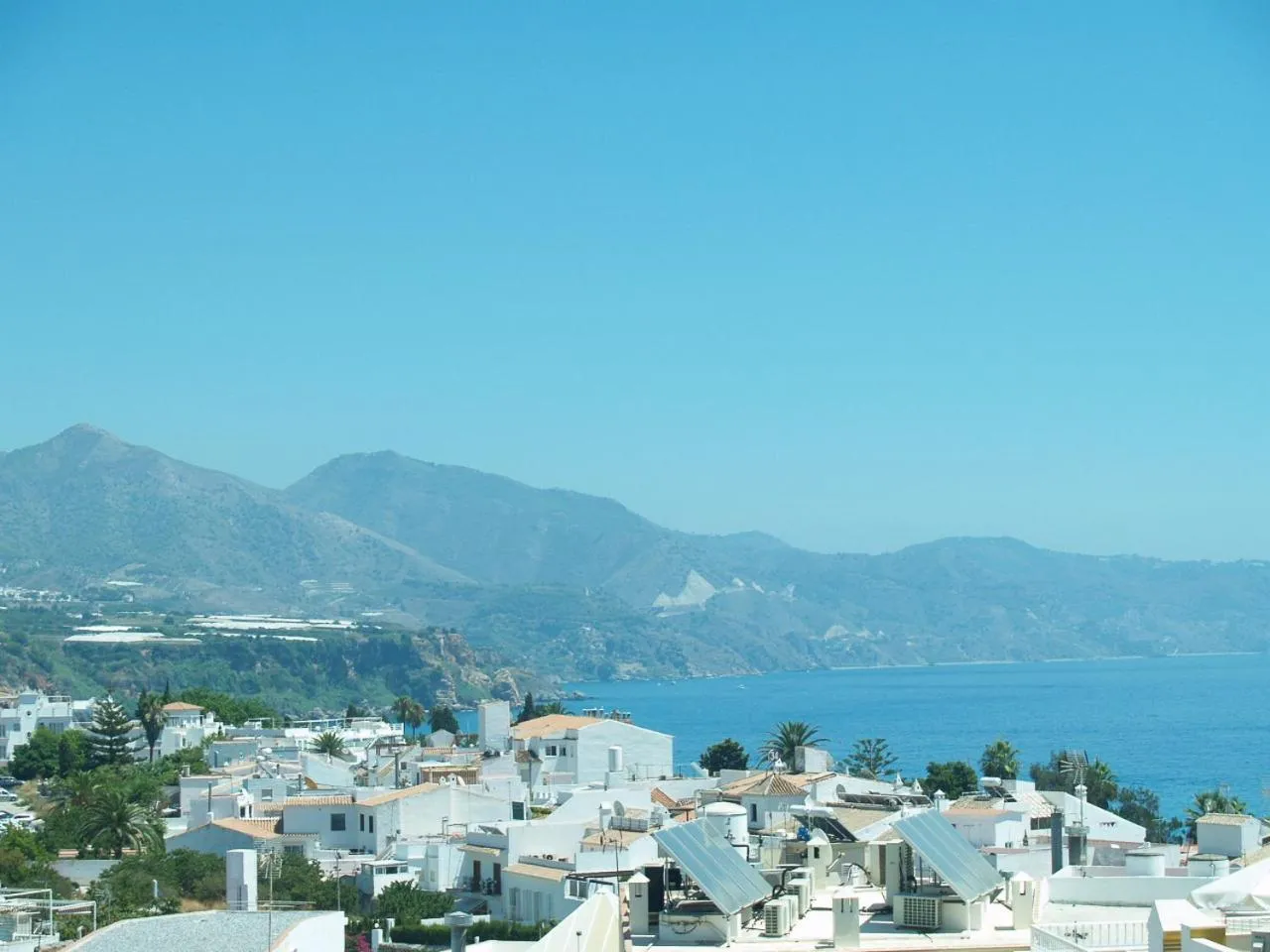 Nerja Paradise Rentals - City Center Apt Plaza España