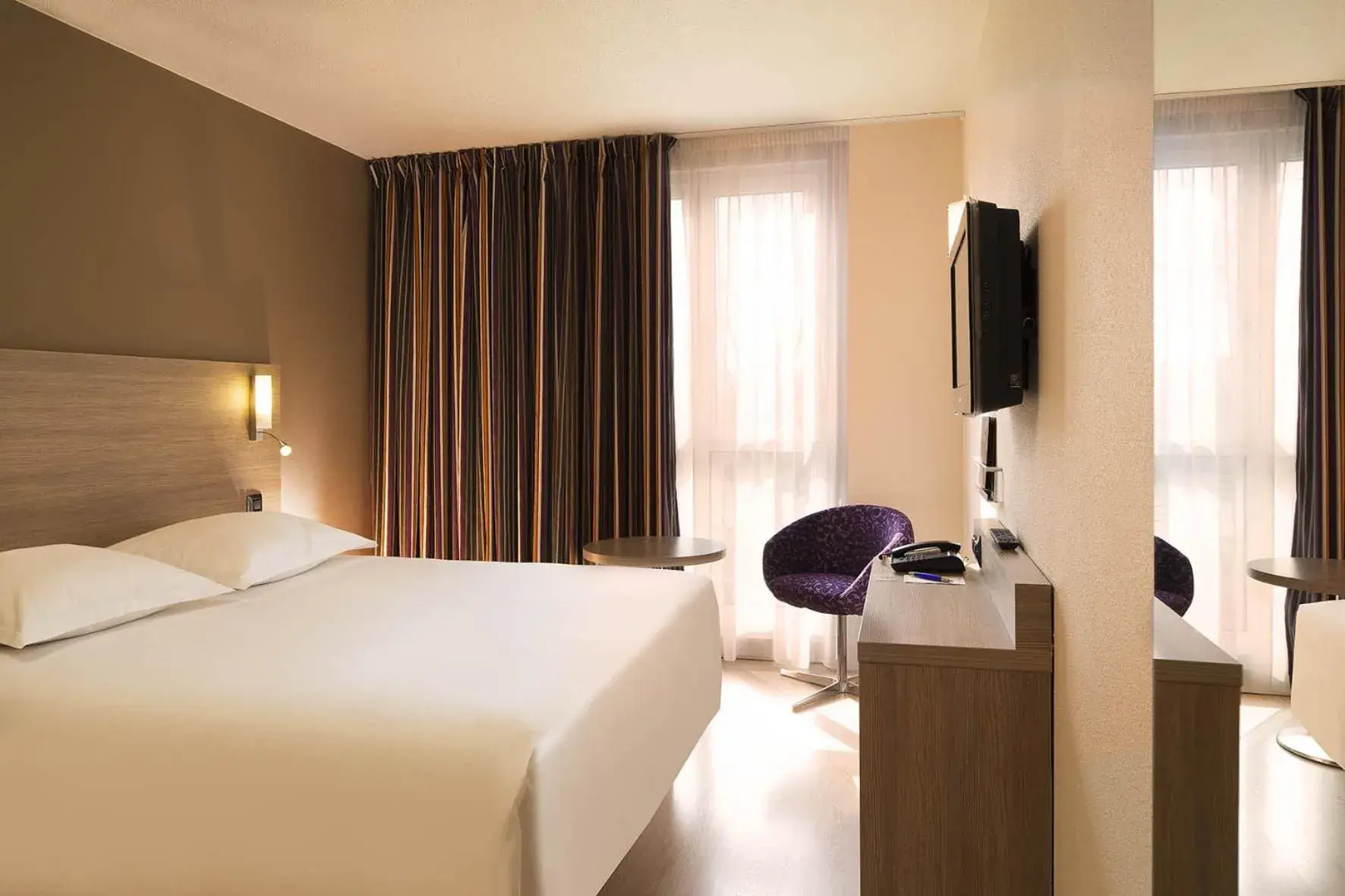 Bed in Escale Oceania Orléans Bed in Escale Oceania Orléans