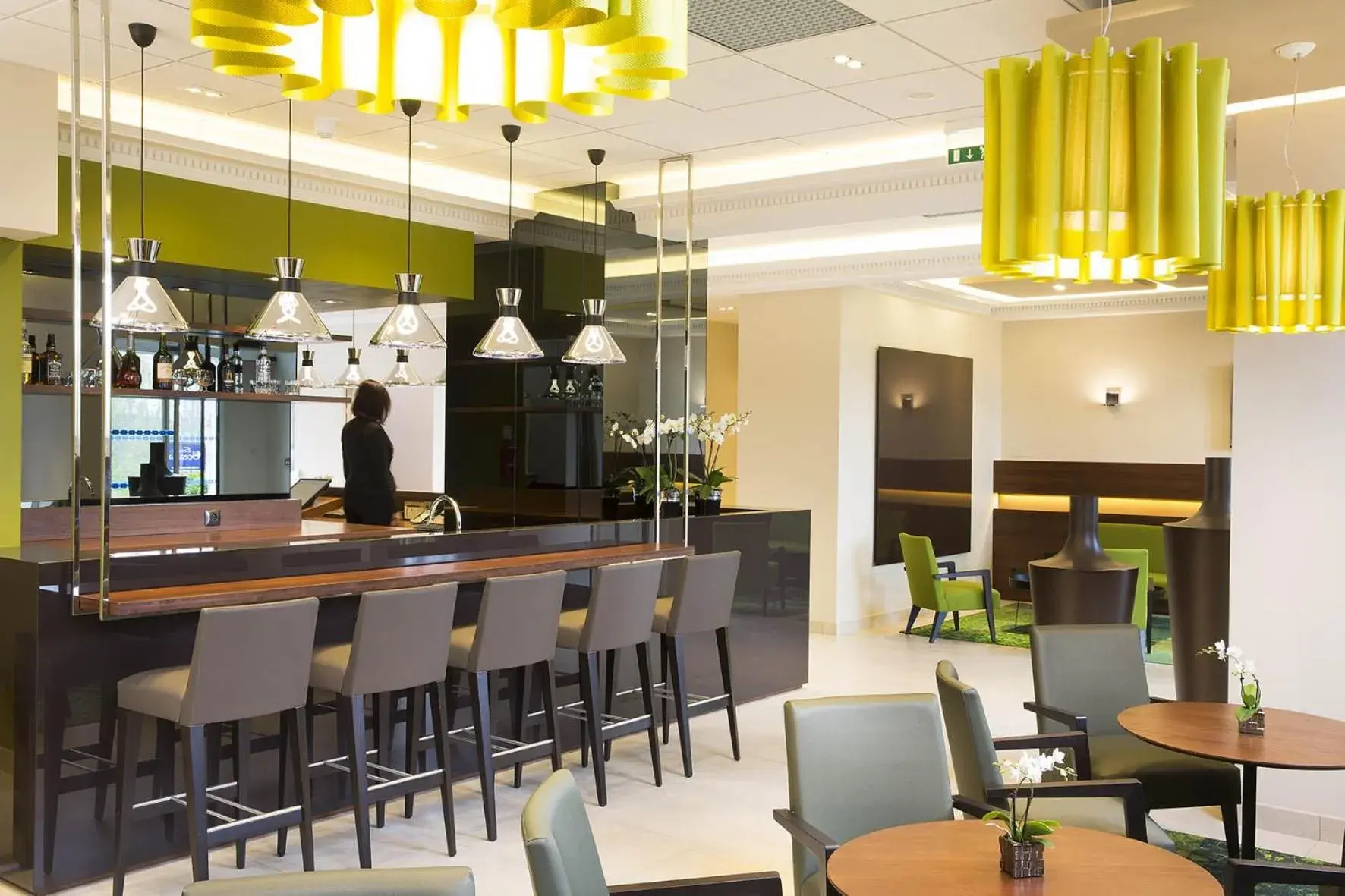 Lounge or bar in Escale Oceania Orléans Lounge or bar in Escale Oceania Orléans