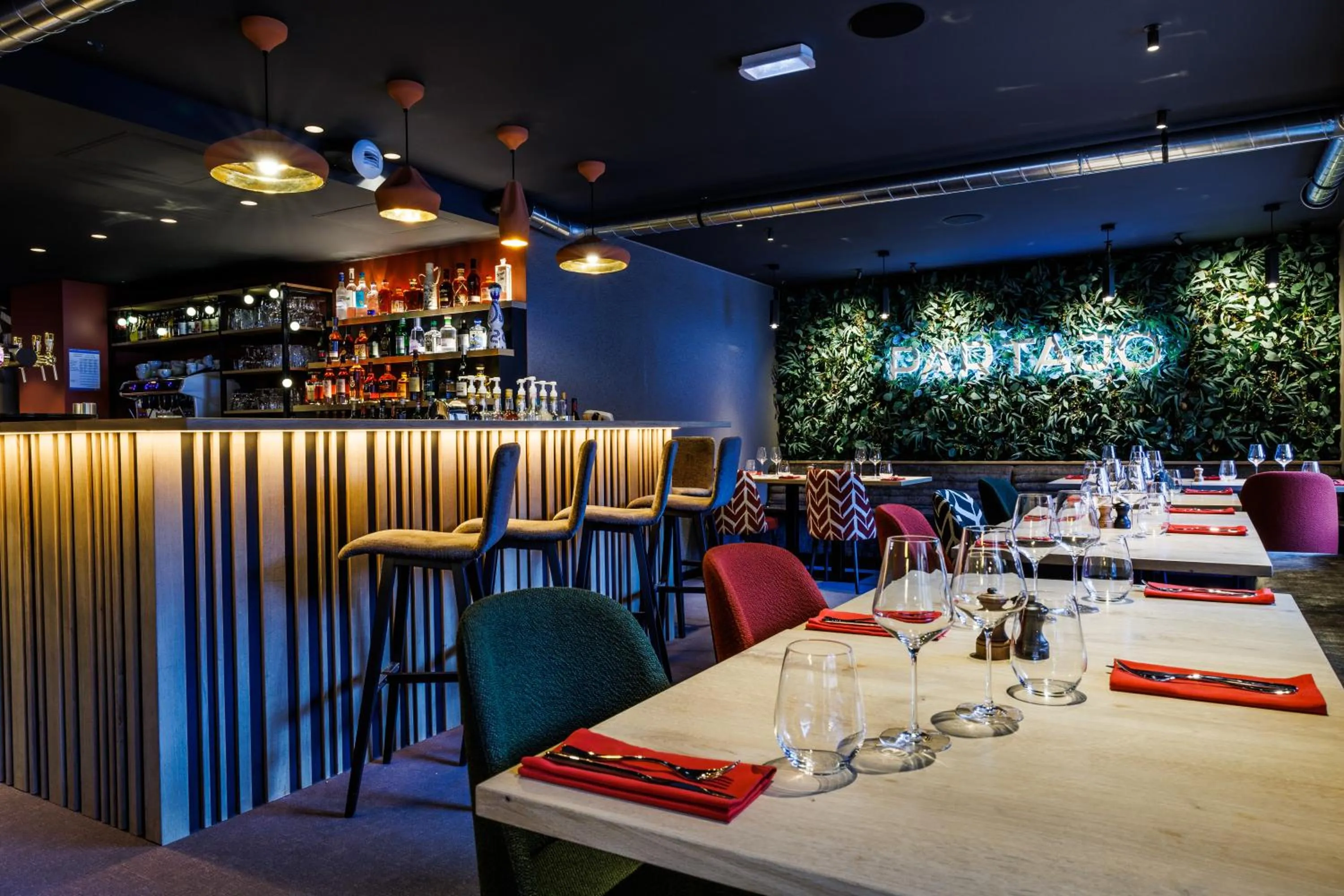 Restaurant/places to eat in Résidence Pierre & Vacances Premium L'Hévana