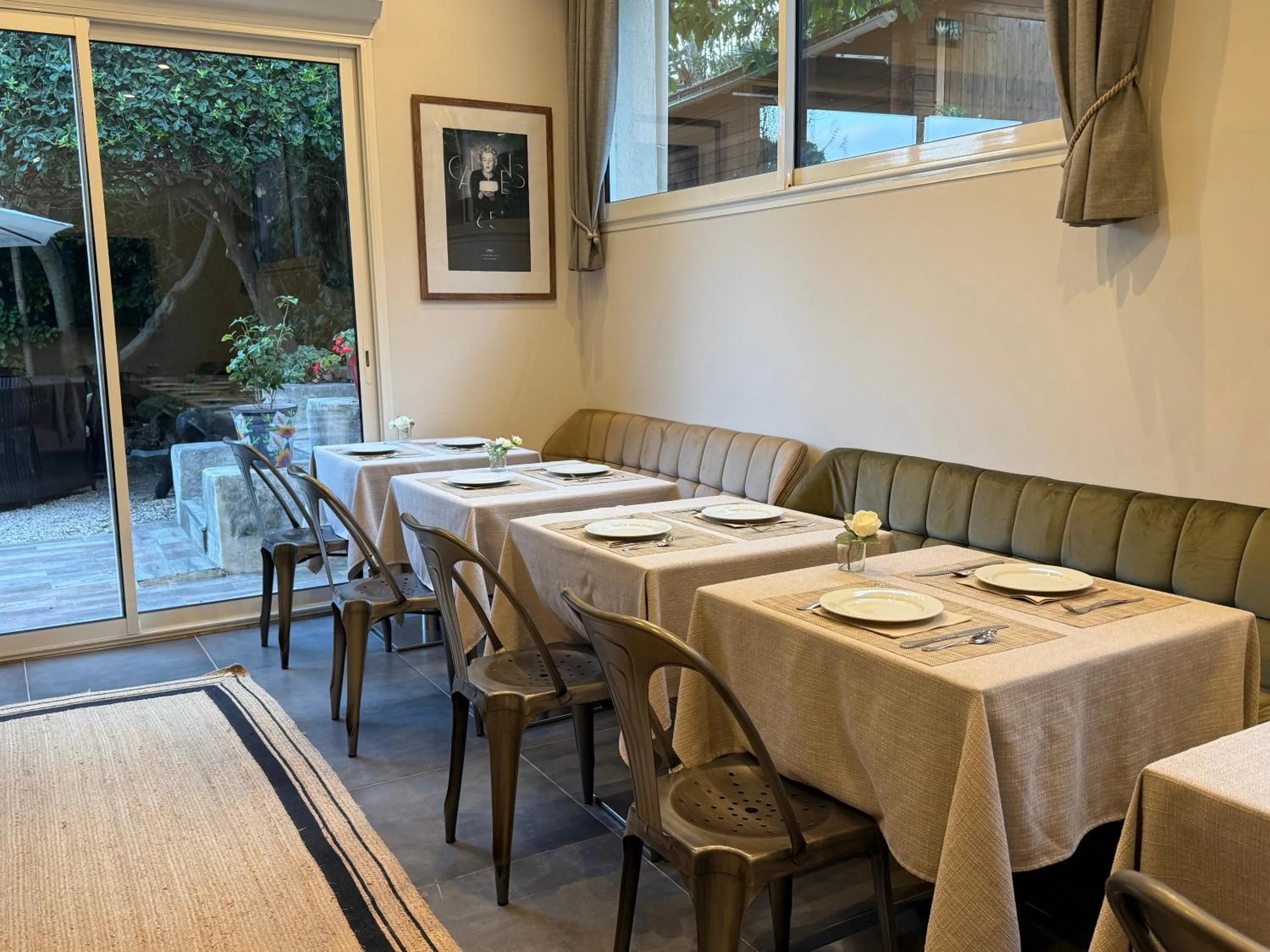 Breakfast in Ideal Sejour Cannes - Hôtel de Charme