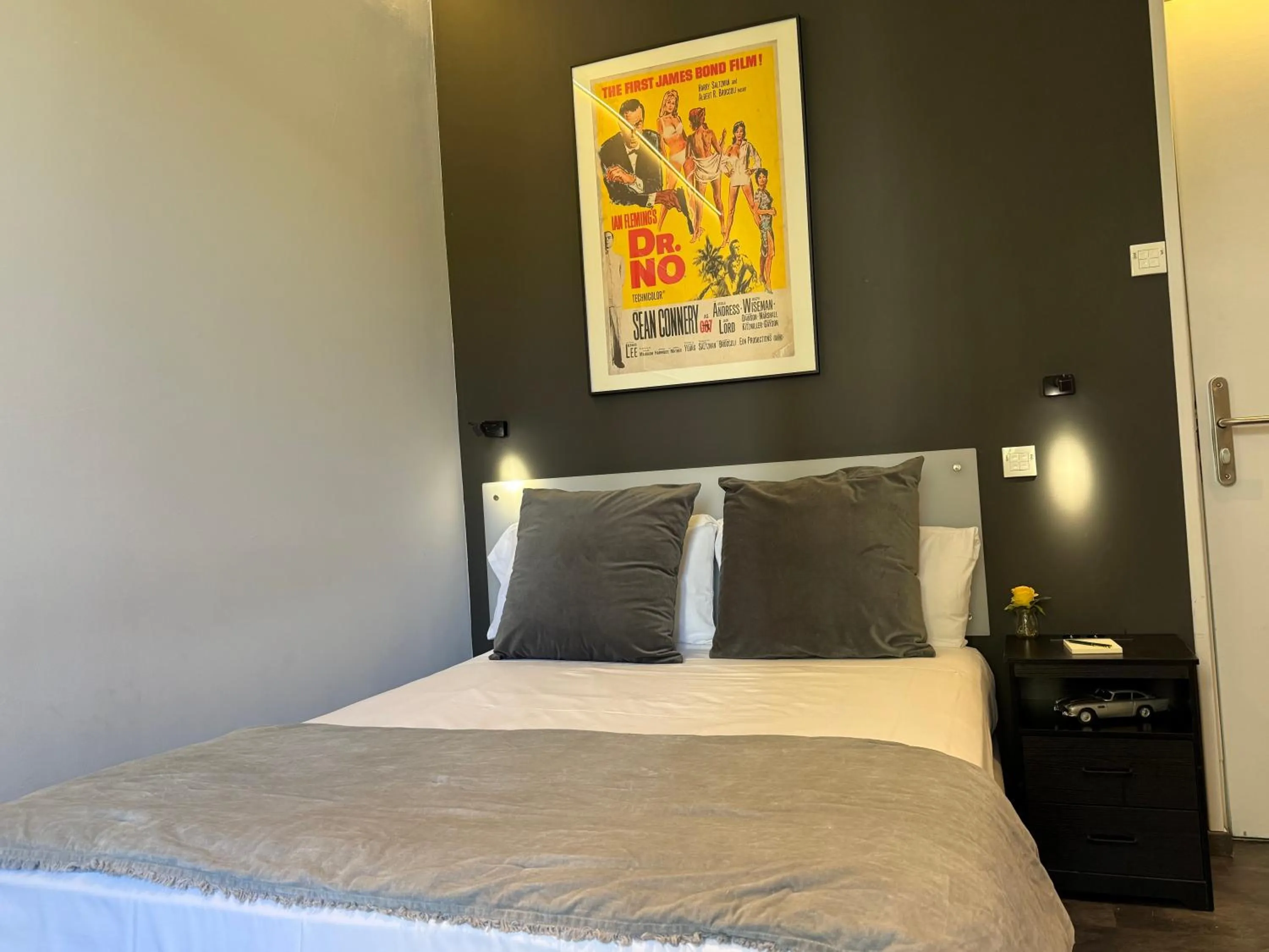 Bed in Ideal Sejour Cannes - Hôtel de Charme