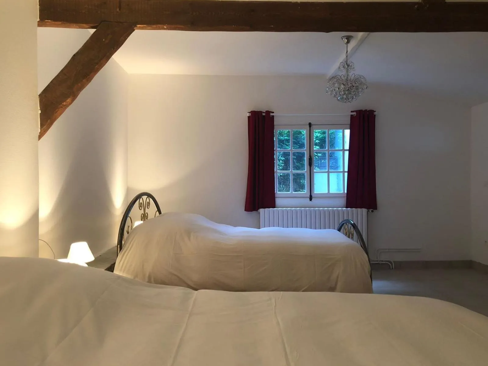 Two-Bedroom House in Maison en bord de seine