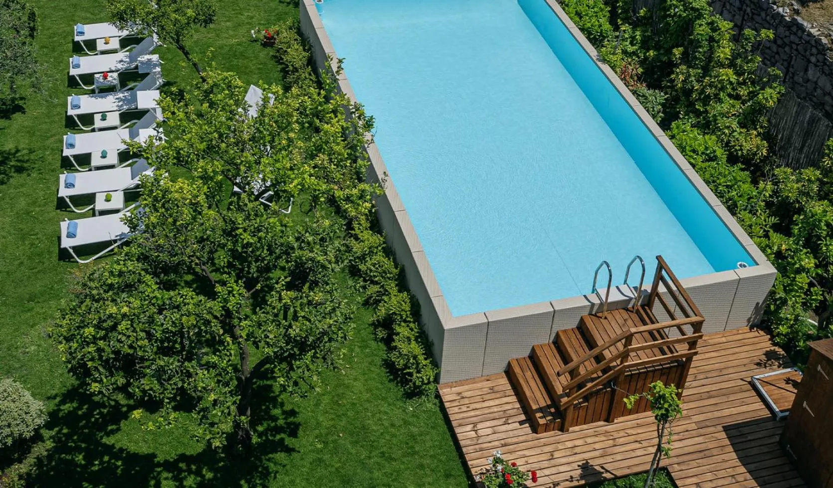 Swimming pool in Maison Montechiaro