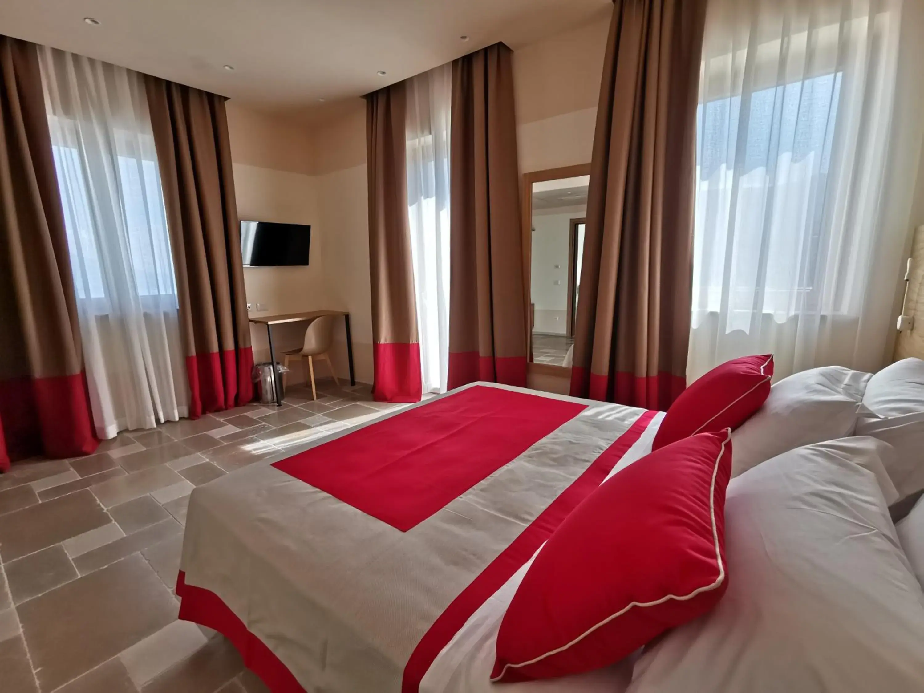 Double Room with Balcony and Sea View in Maison Montechiaro Double Room with Balcony and Sea View in Maison Montechiaro