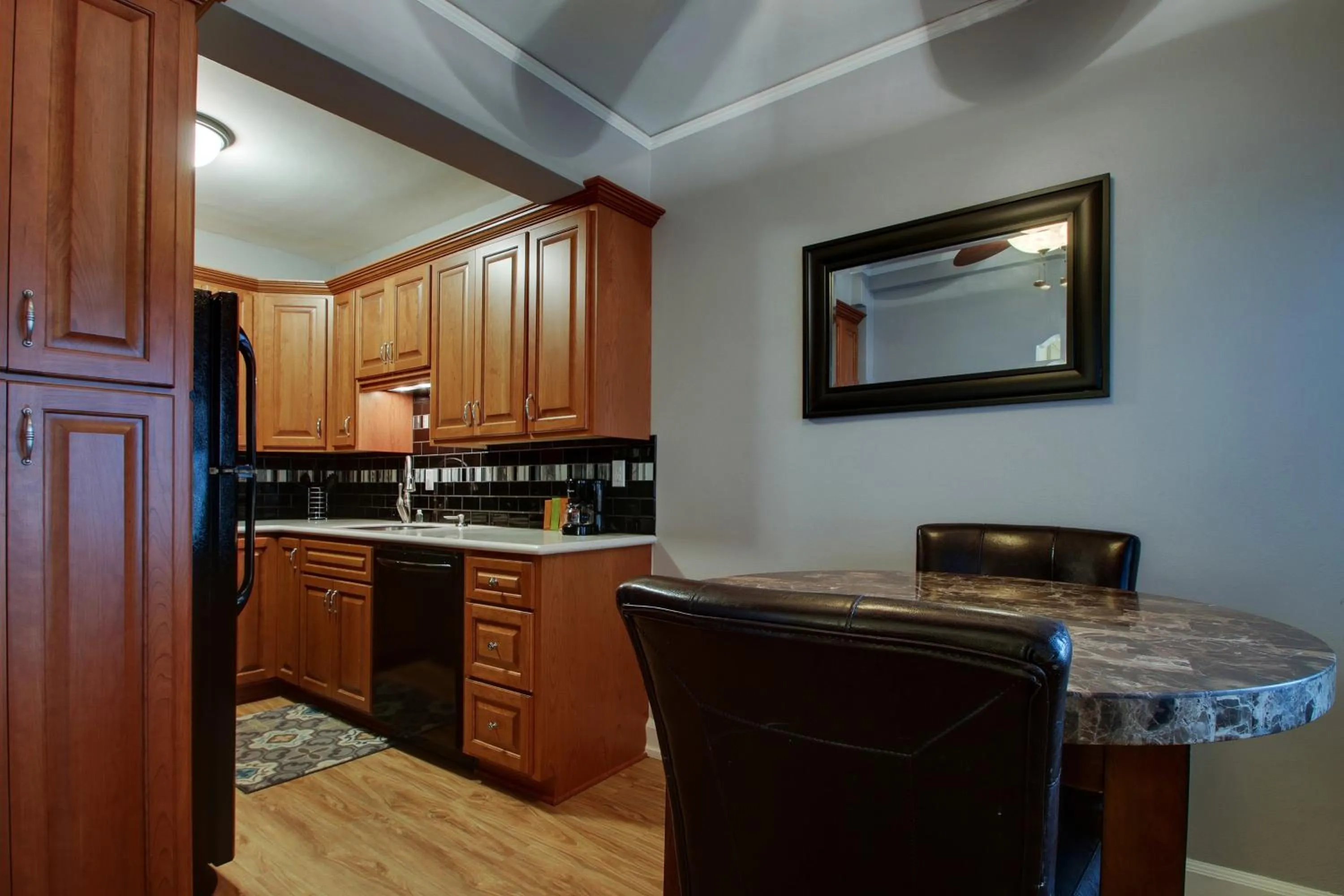 Knickerbocker on the Lake