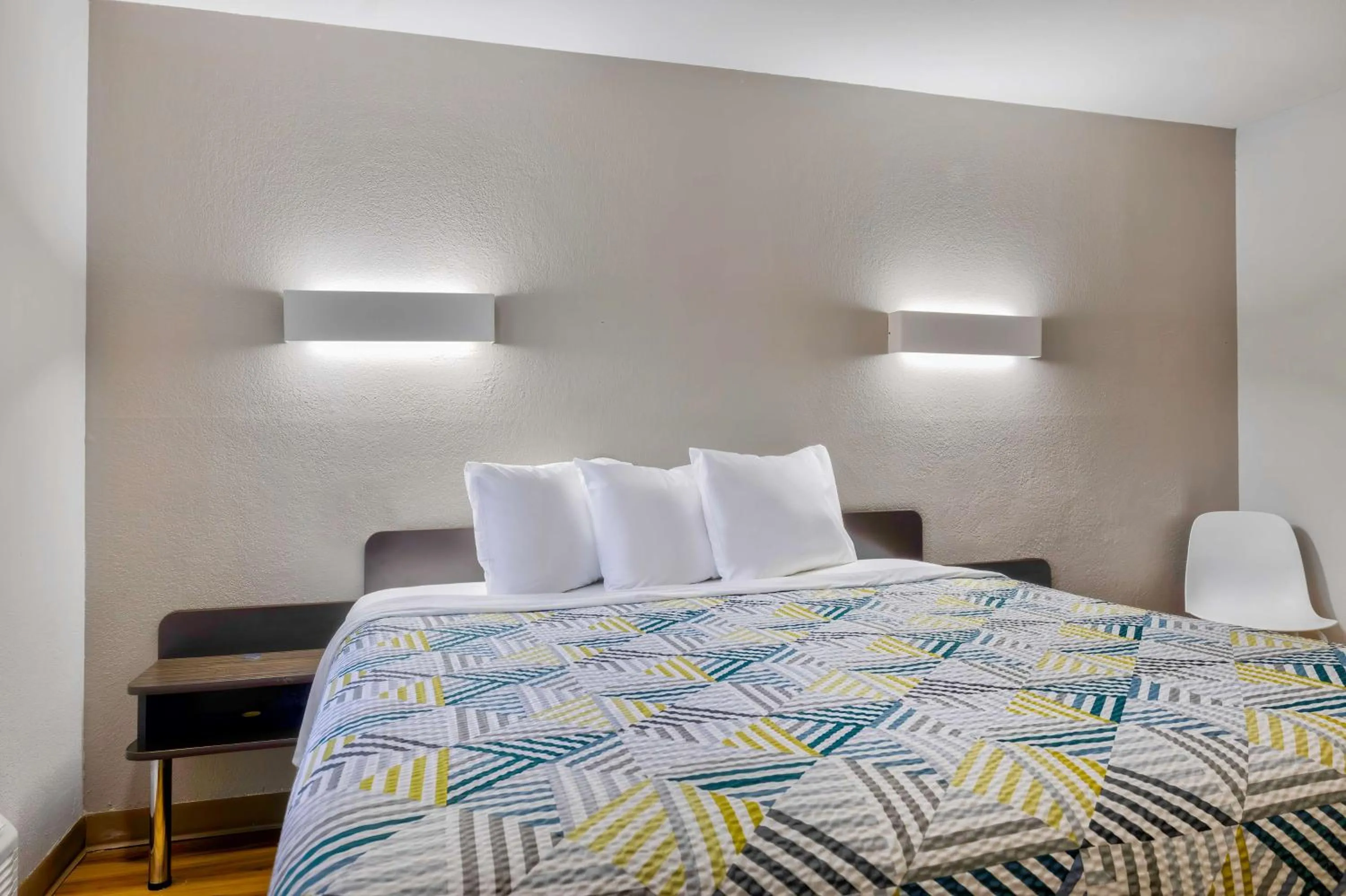 Bedroom, Bed in Motel 6 Little Rock AR South