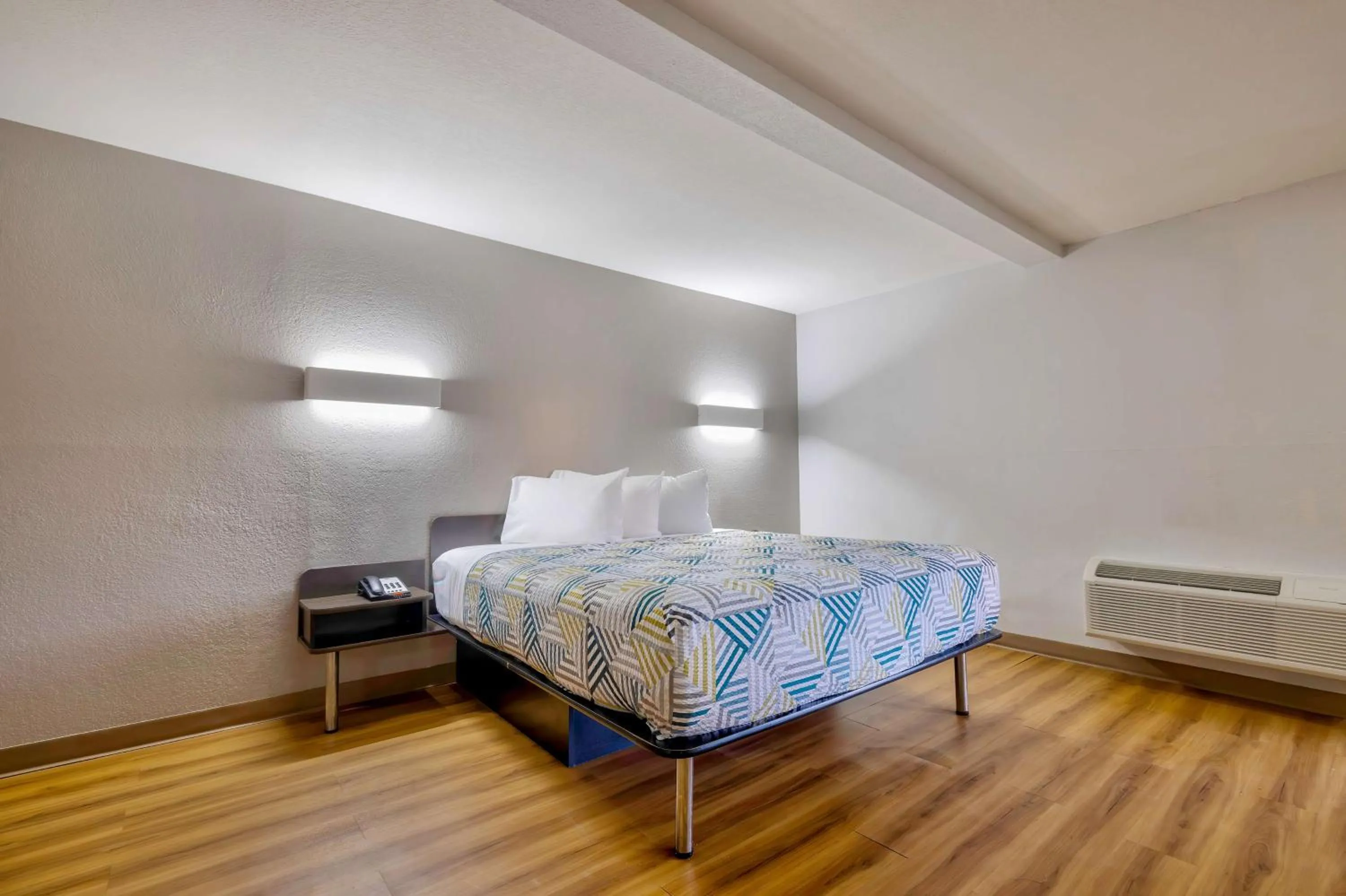 Bedroom, Bed in Motel 6 Little Rock AR South