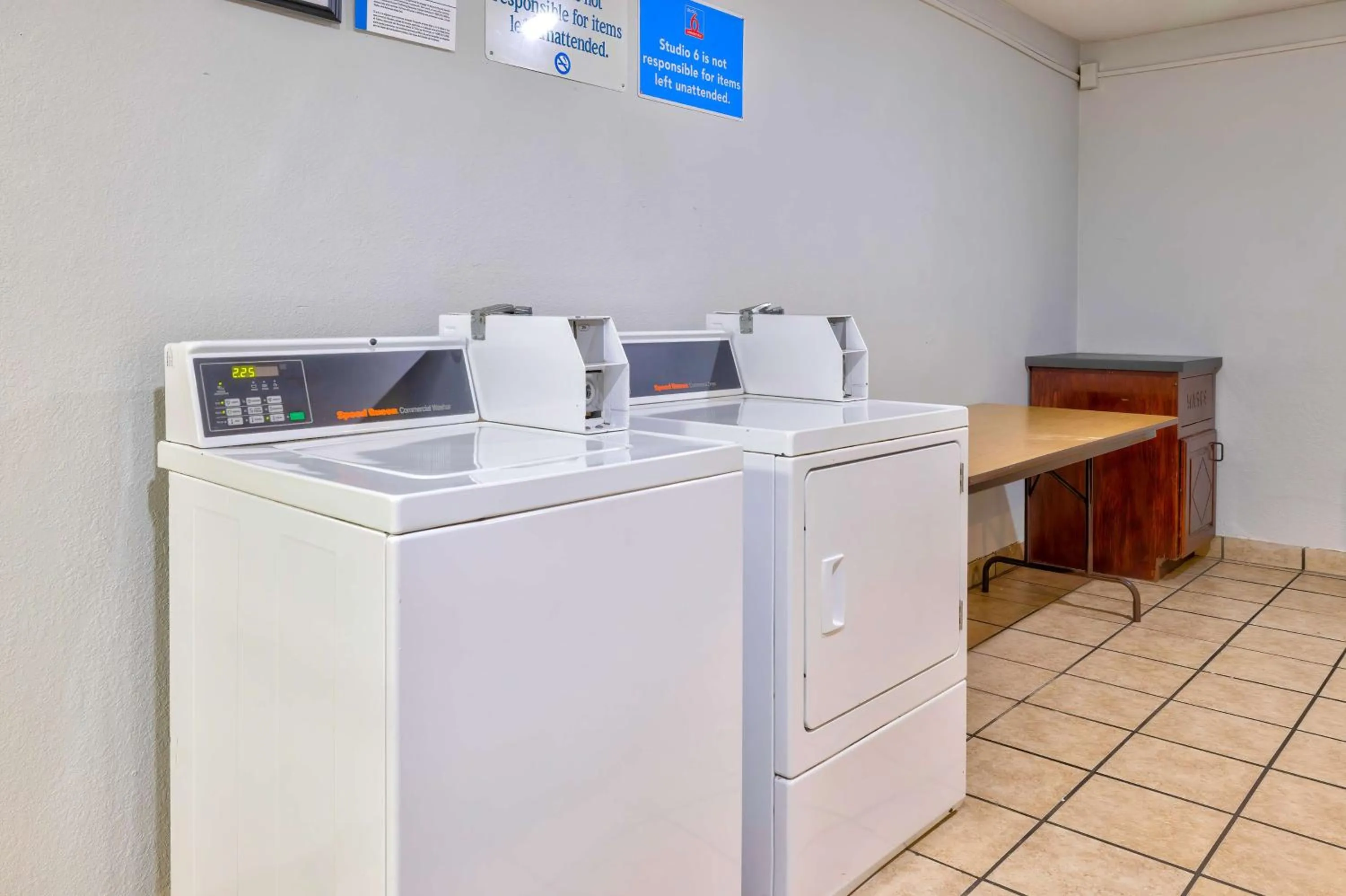 Property building in Motel 6 Little Rock AR South