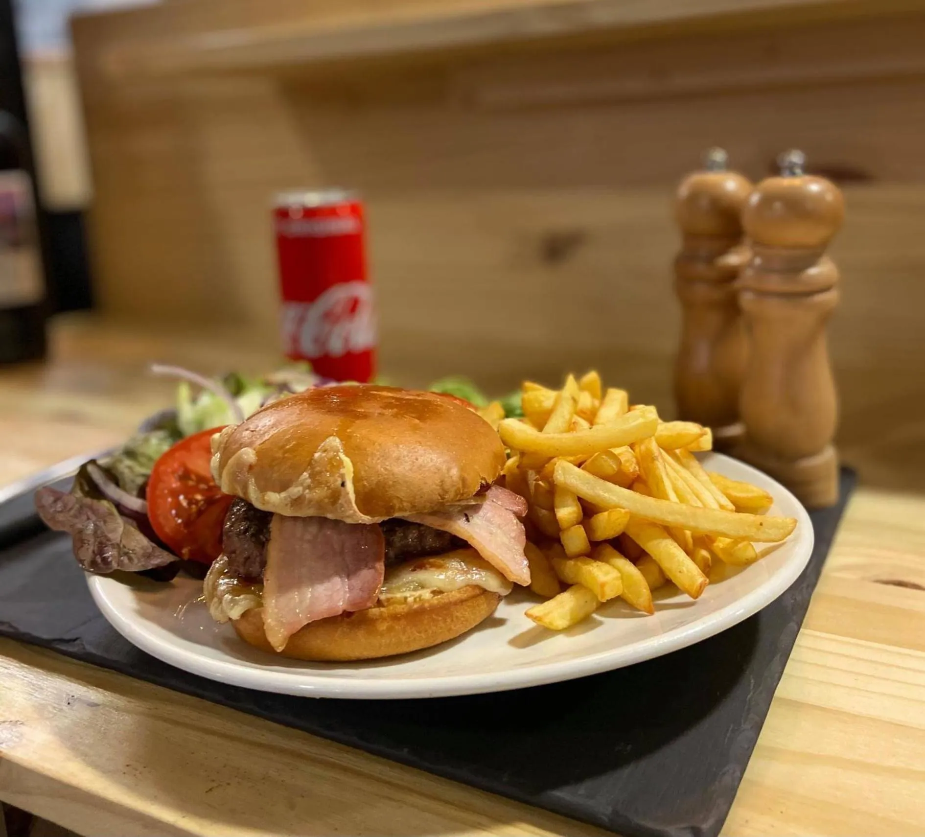 Restaurant/places to eat in The Originals Access, Hôtel Foix