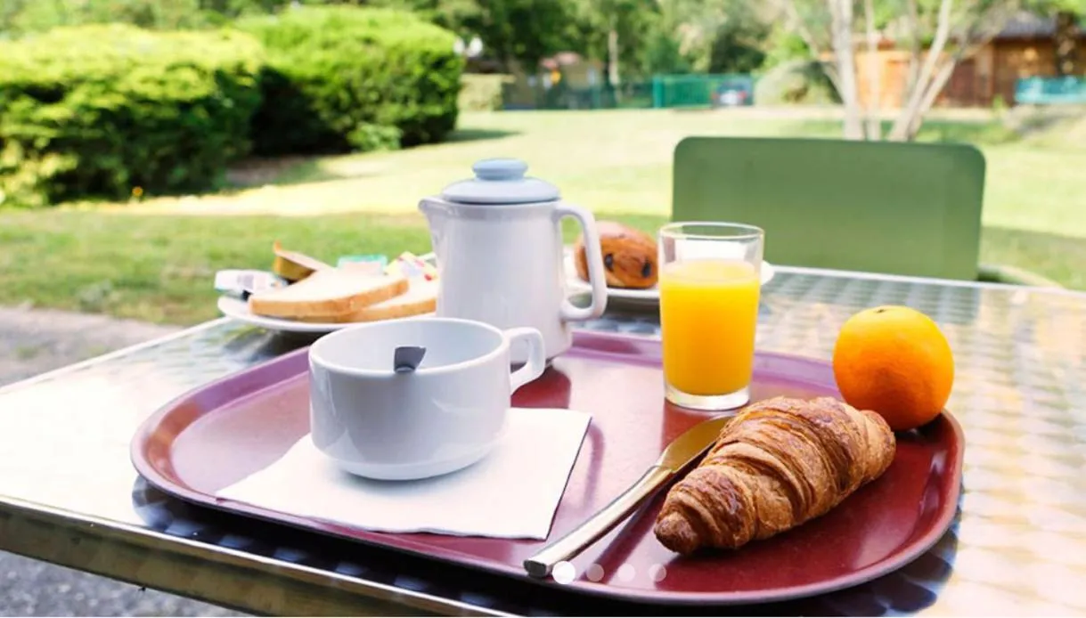 Buffet breakfast in The Originals Access, Hôtel Foix