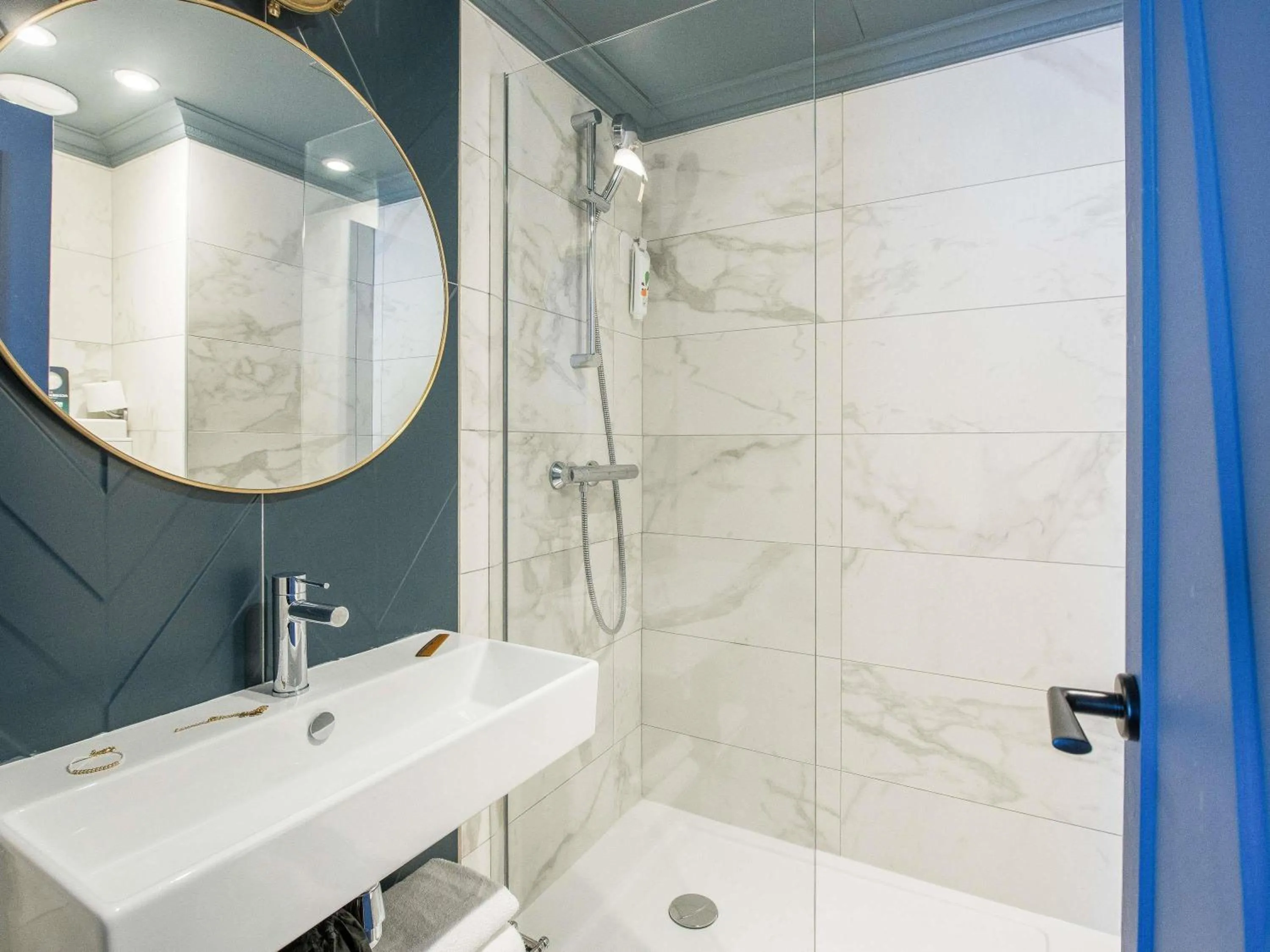 Property building in ibis Styles Paris Nation Cours de Vincennes