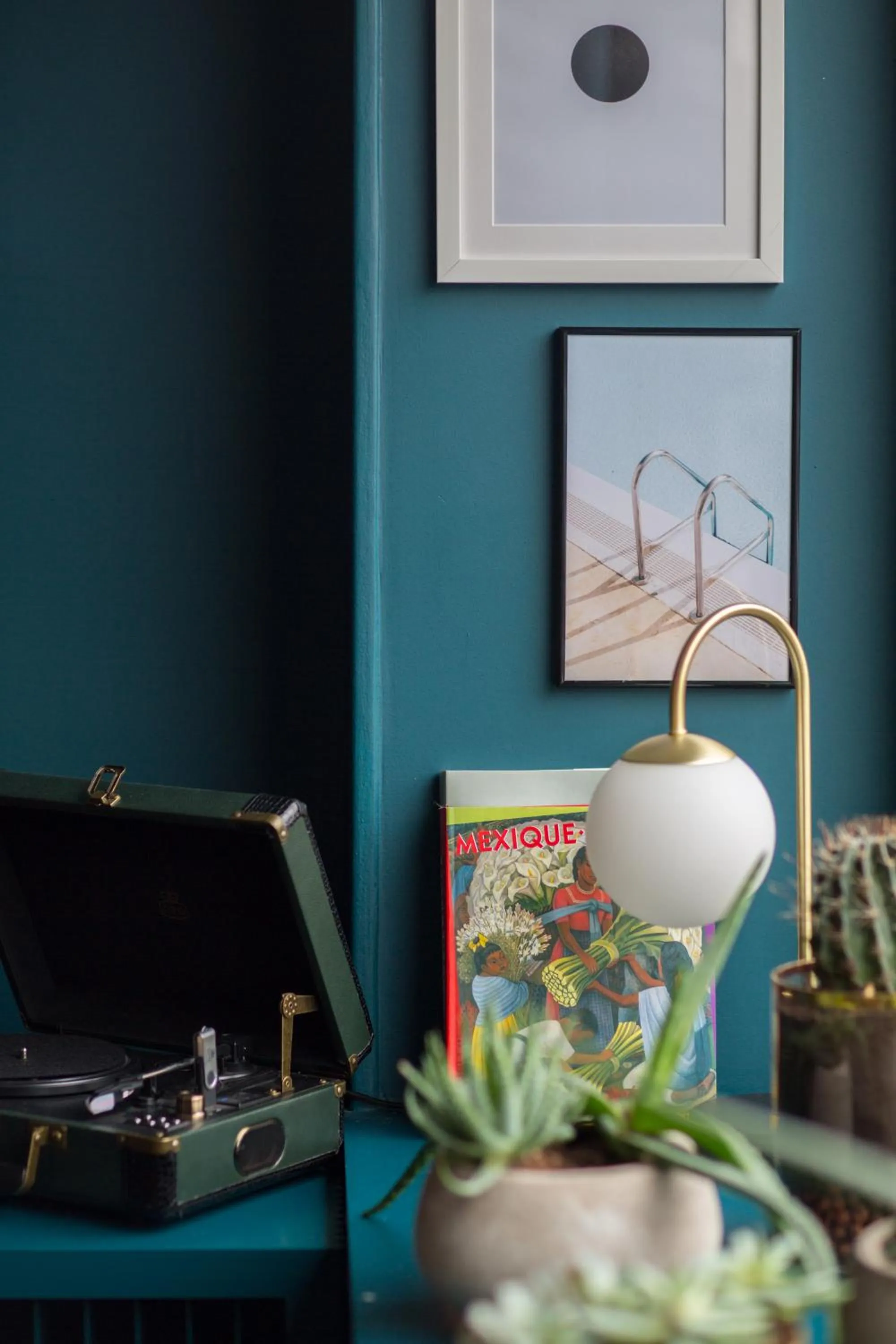 Decorative detail in ibis Styles Paris Nation Cours de Vincennes