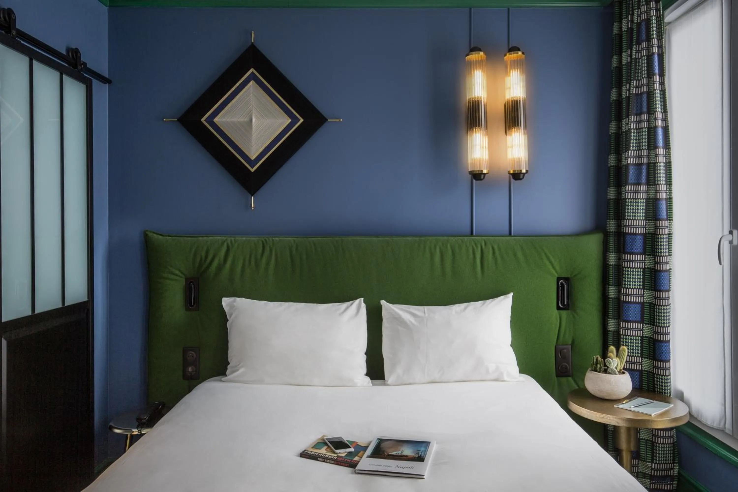 Bedroom, Bed in ibis Styles Paris Nation Cours de Vincennes