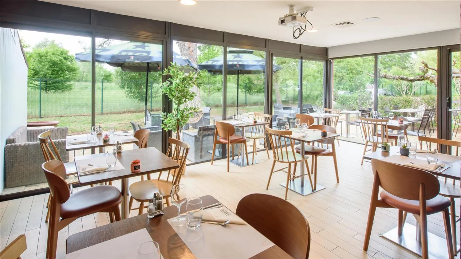 Restaurant/places to eat in Campanile NATURE - Toulouse Nord L'Union