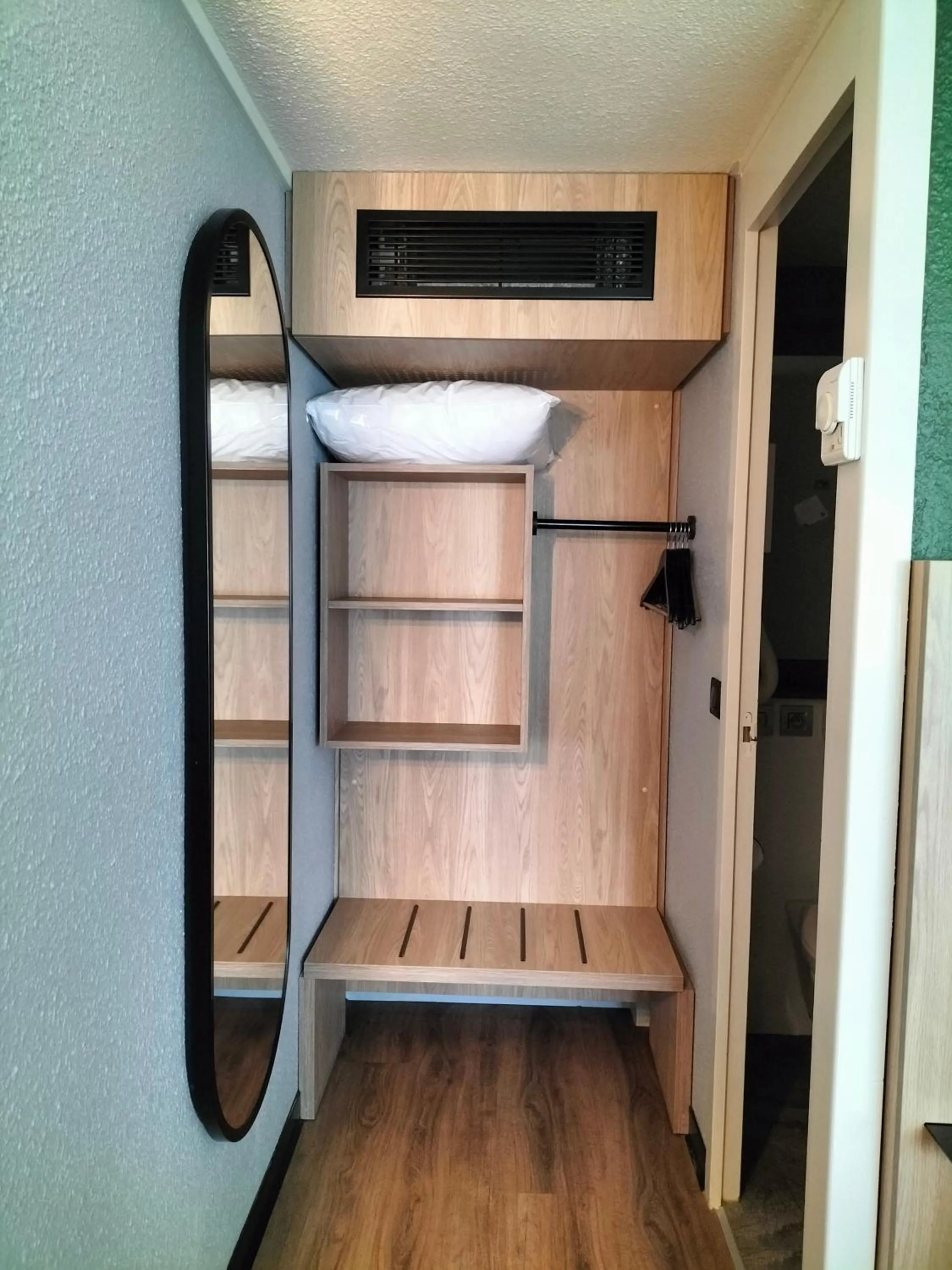 Bedroom in Campanile NATURE - Toulouse Nord L'Union