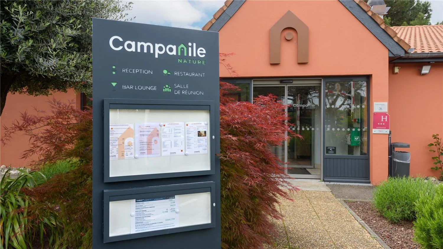 Facade/entrance in Campanile NATURE - Toulouse Nord L'Union