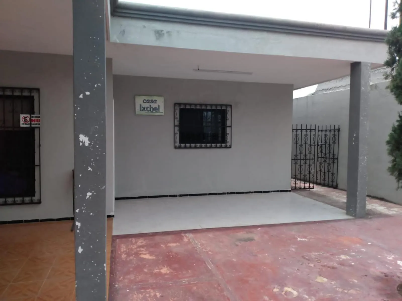 Facade/entrance in Casa Ixchel - 700m to Downtown, WiFi, Hot Water, AC
