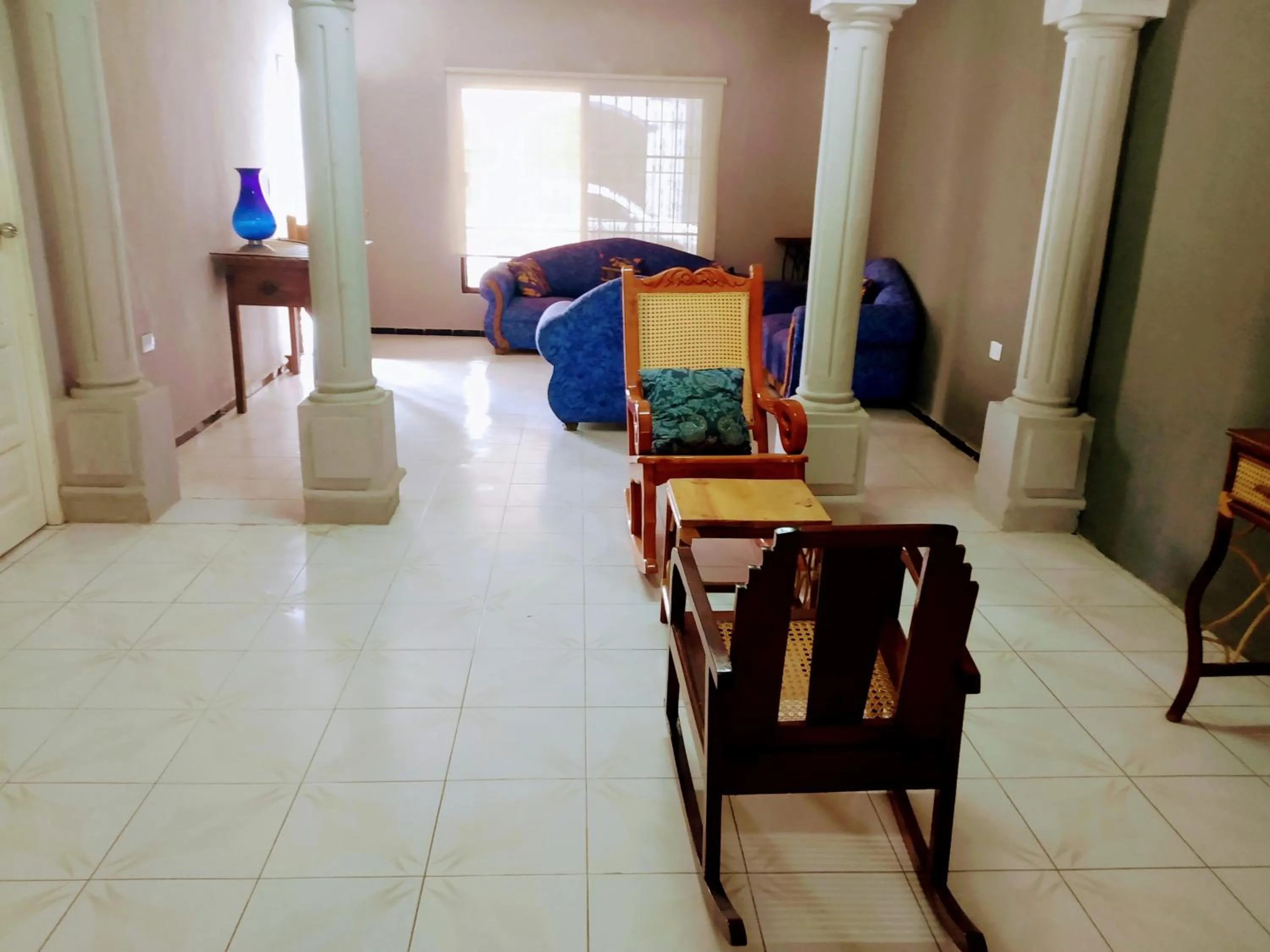 Living room, Bed in Casa Ixchel - 700m to Downtown, WiFi, Hot Water, AC