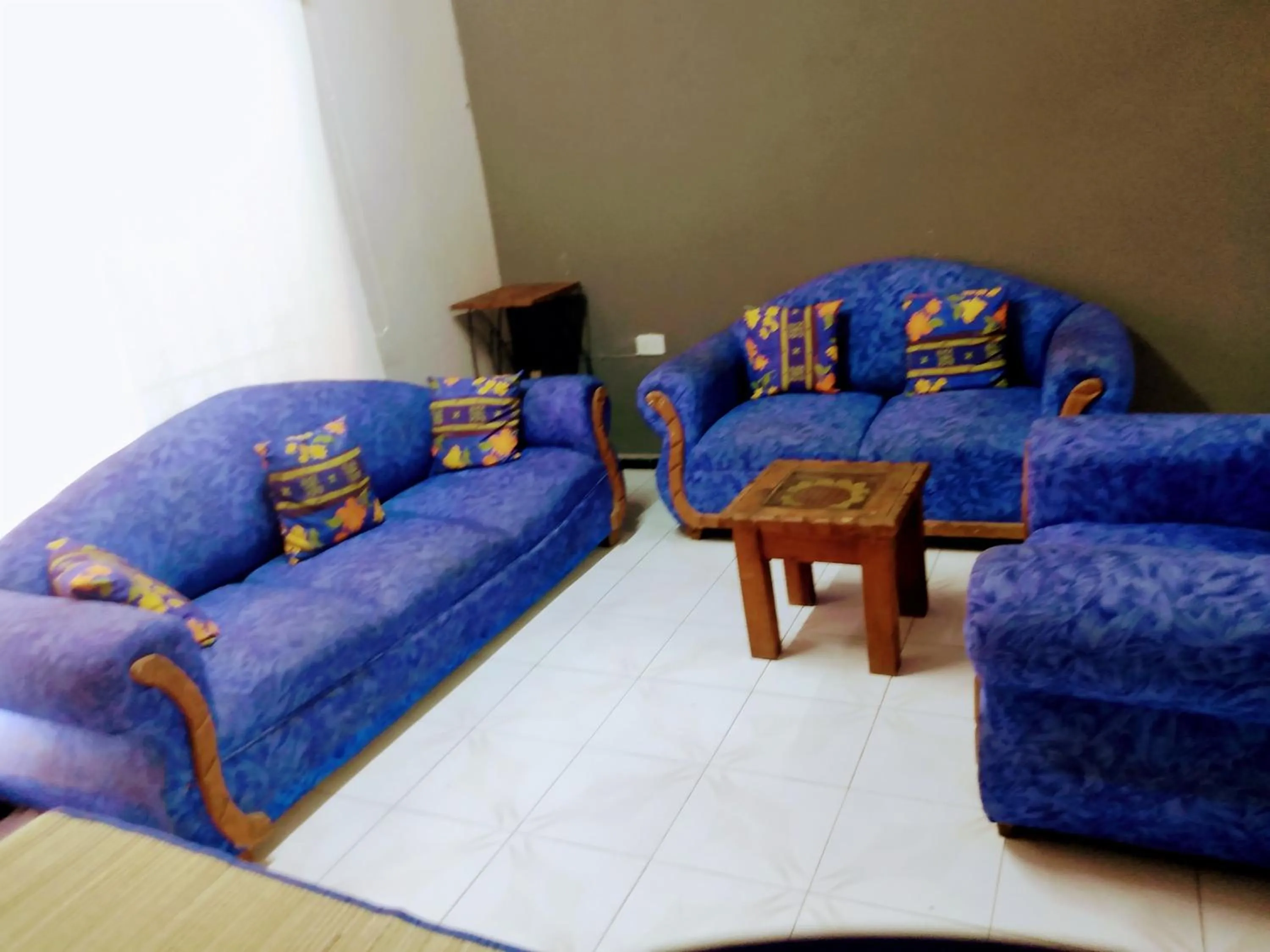 Living room in Casa Ixchel - 700m to Downtown, WiFi, Hot Water, AC