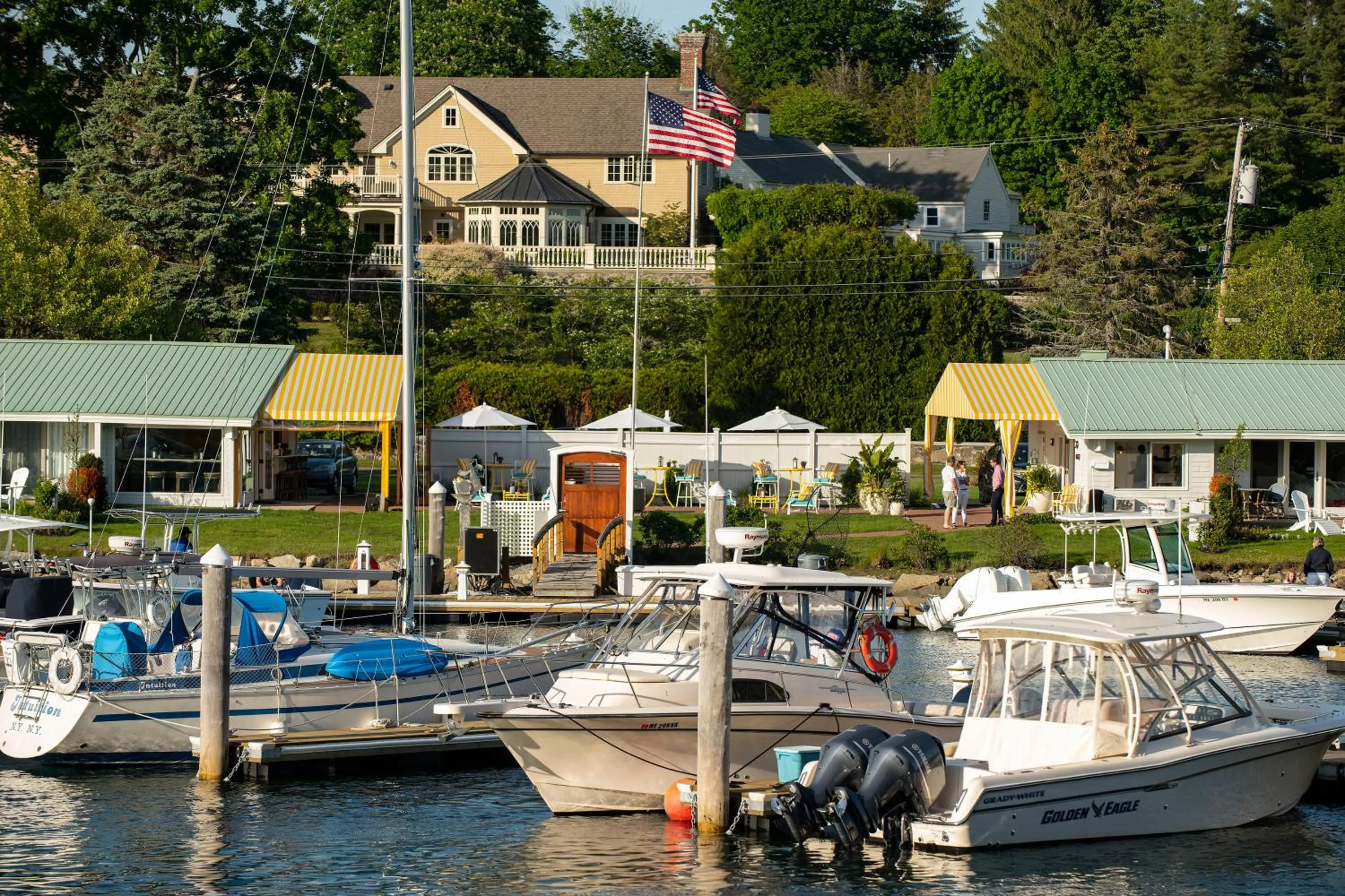 Day in Yachtsman Lodge & Marina