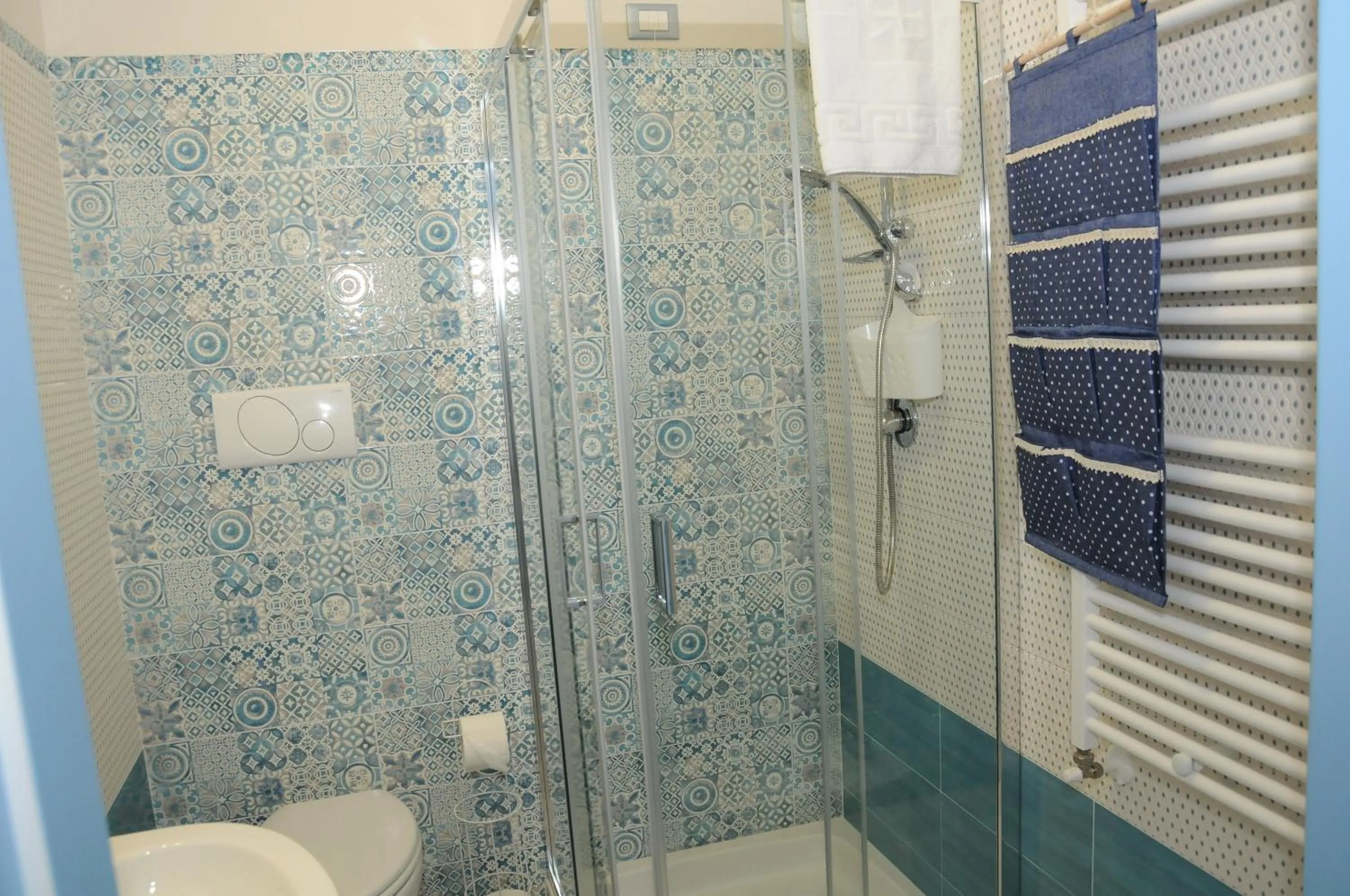 Shower in Tamarix