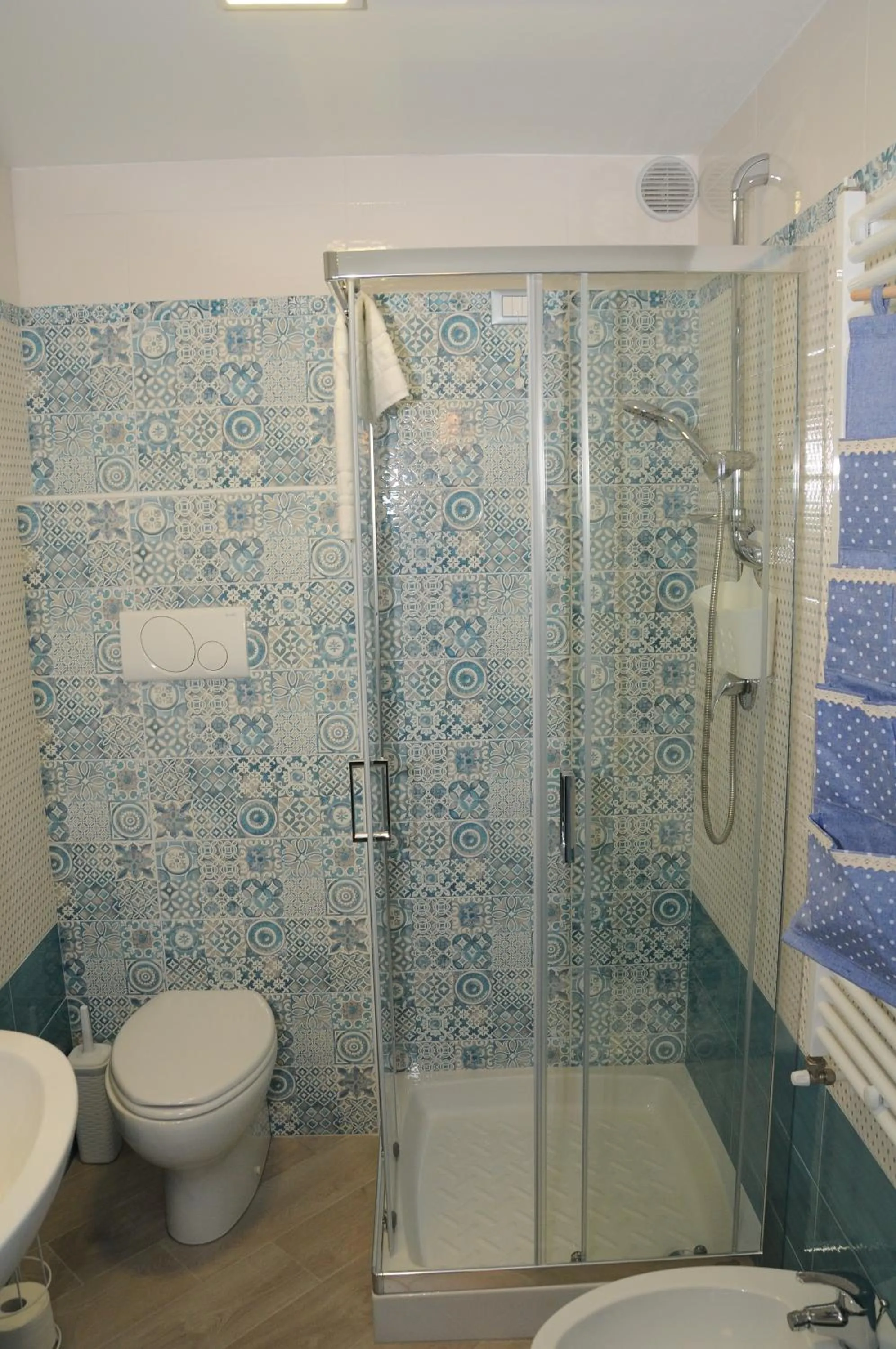 Shower in Tamarix
