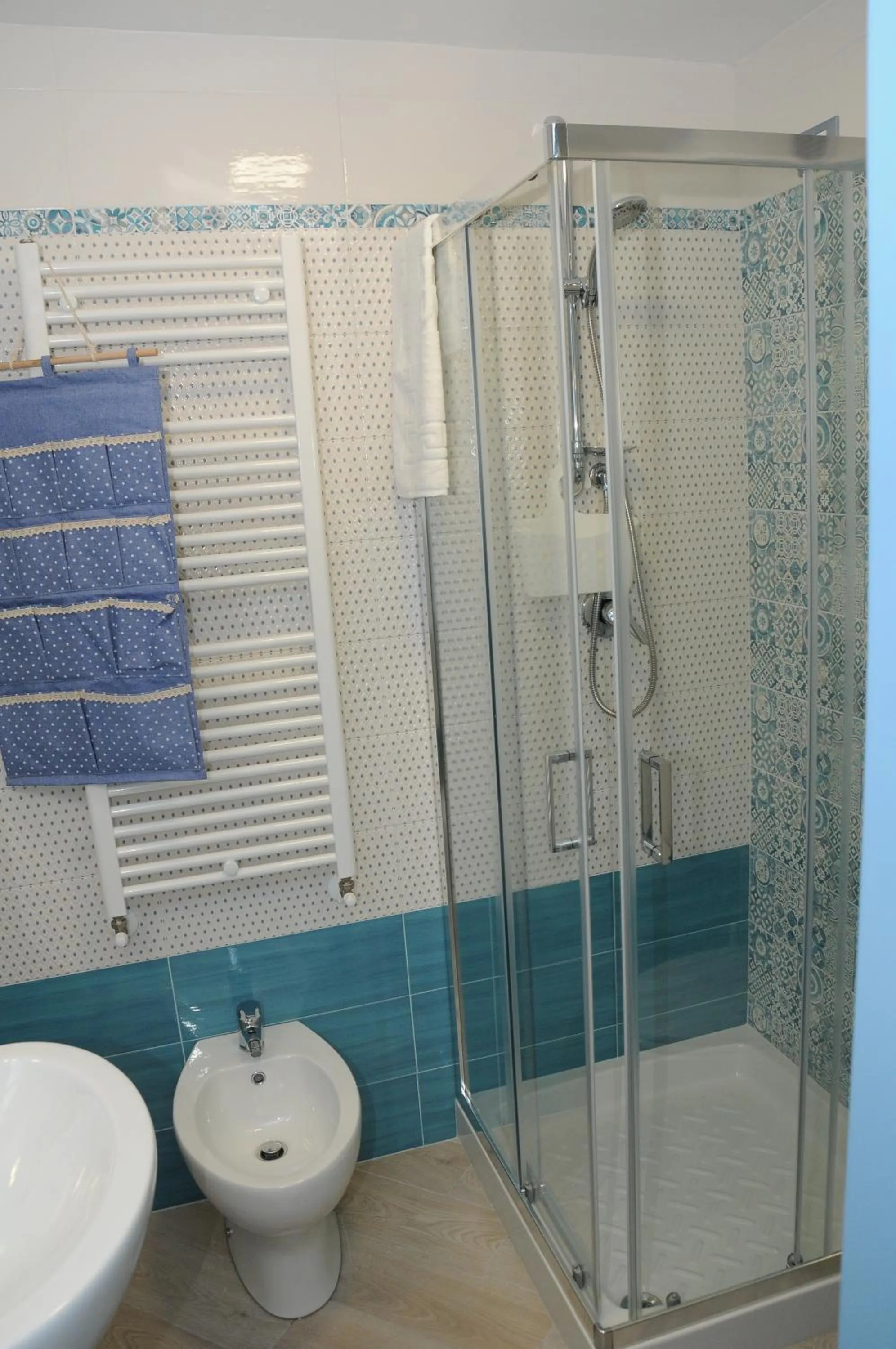 Shower in Tamarix