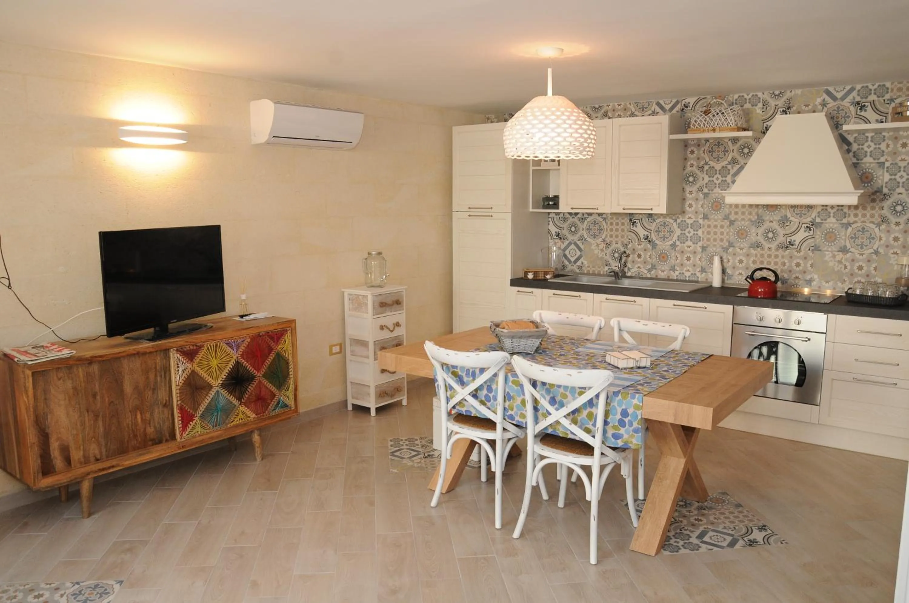 Communal lounge/ TV room in Tamarix