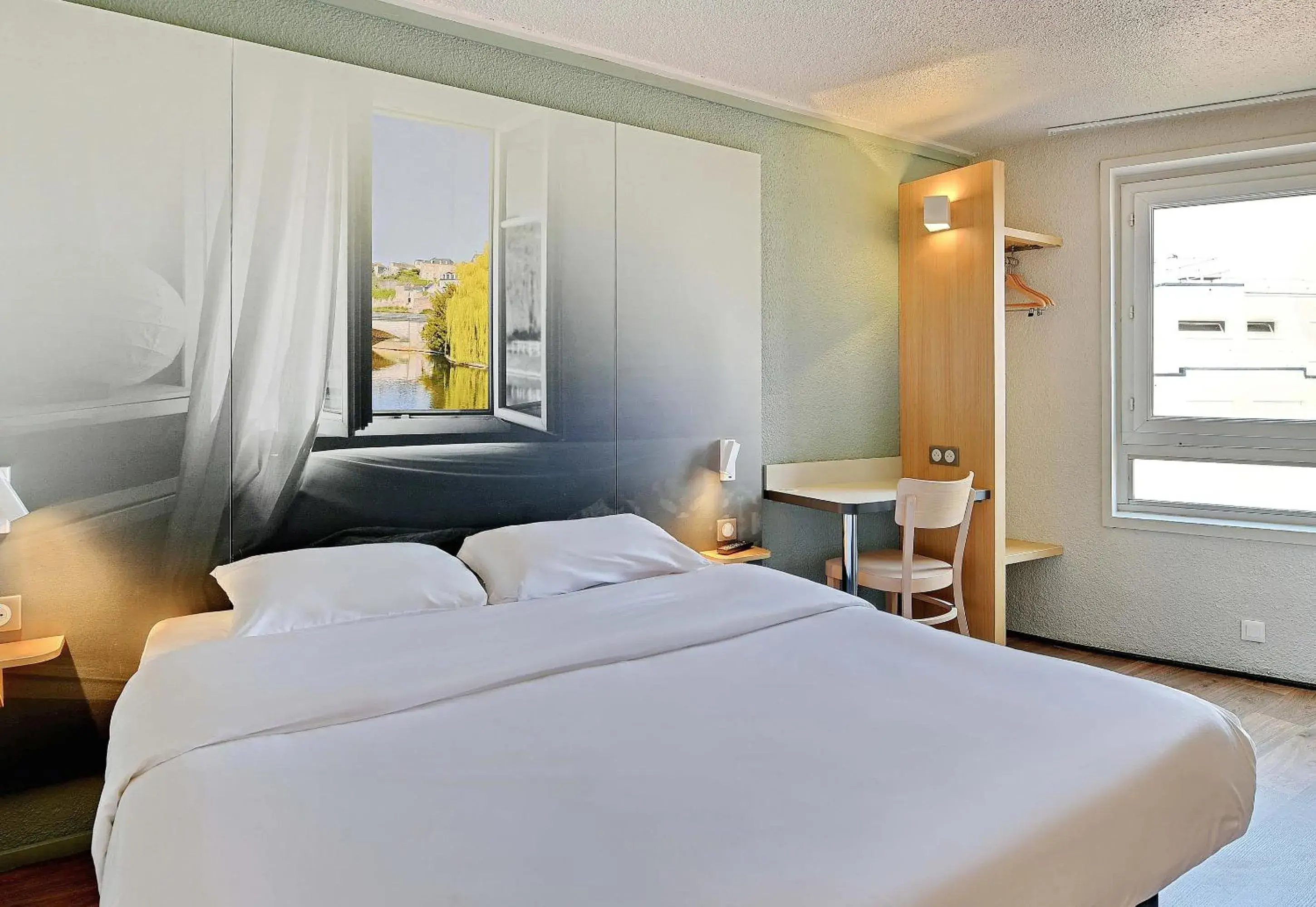 Double Room - Disability Access in B&B HOTEL le Mans Centre Double Room - Disability Access in B&B HOTEL le Mans Centre