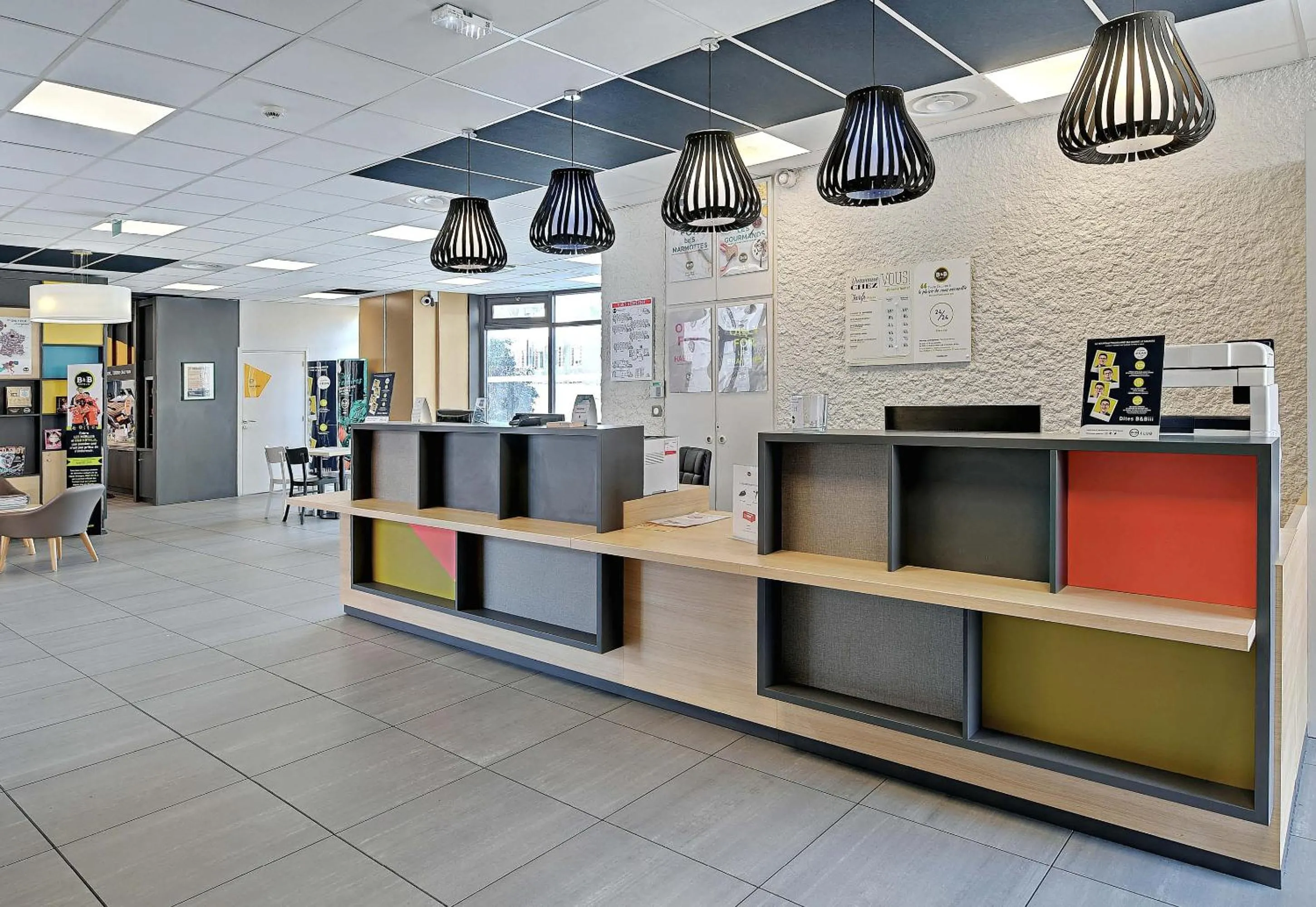 Lobby or reception in B&B HOTEL le Mans Centre
