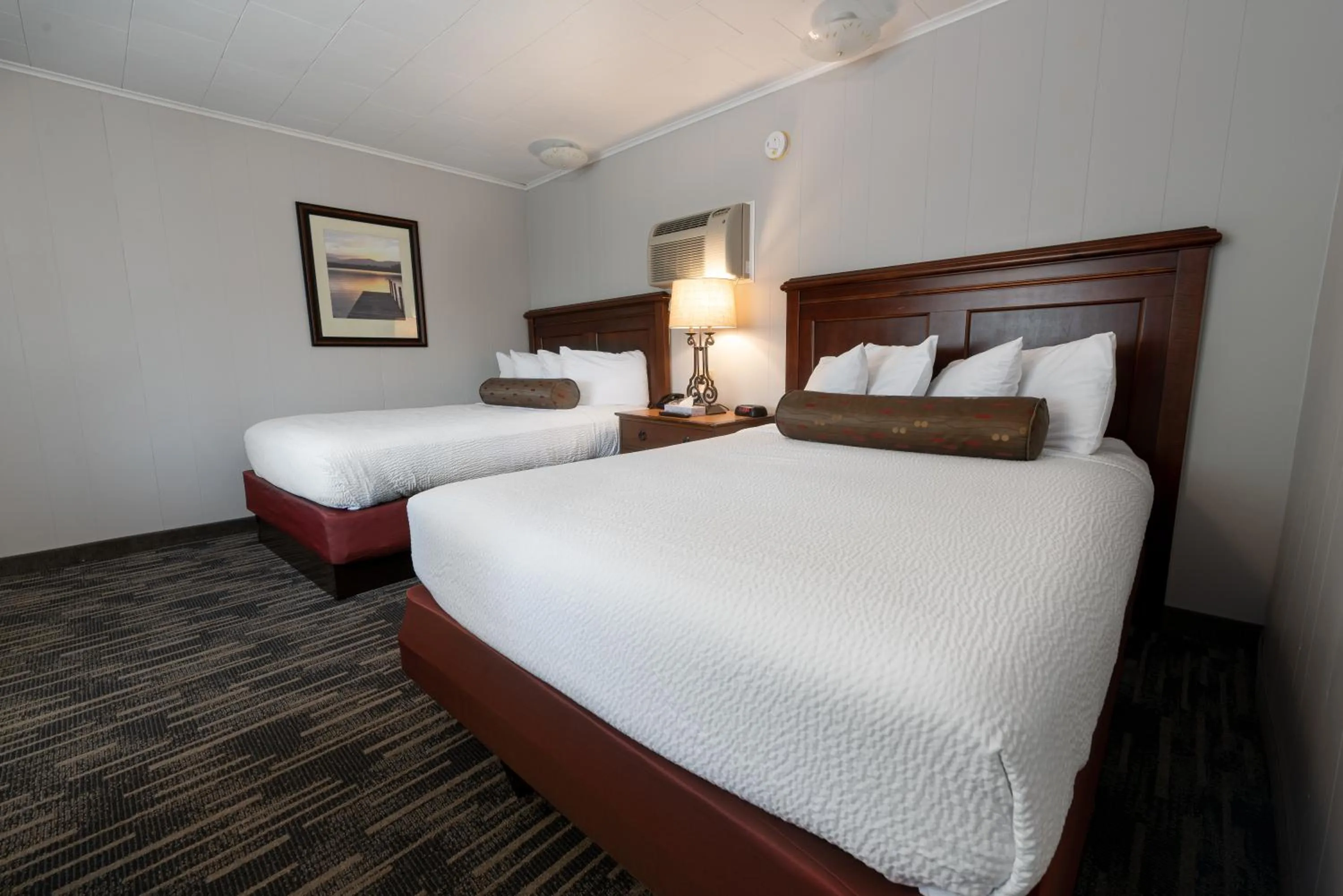 Bed in Scotty's Lakeside Resort
