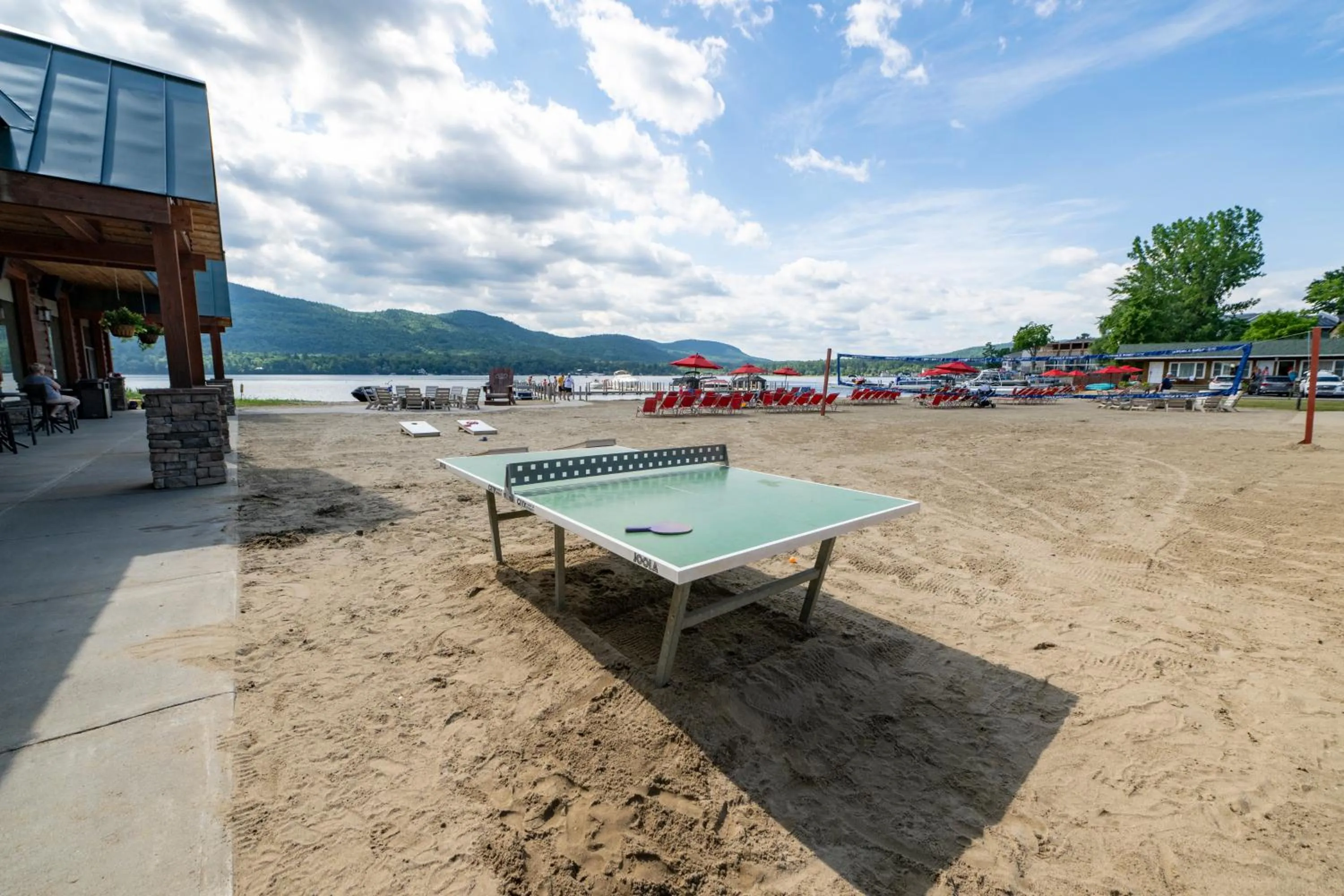 Table tennis in Scotty's Lakeside Resort