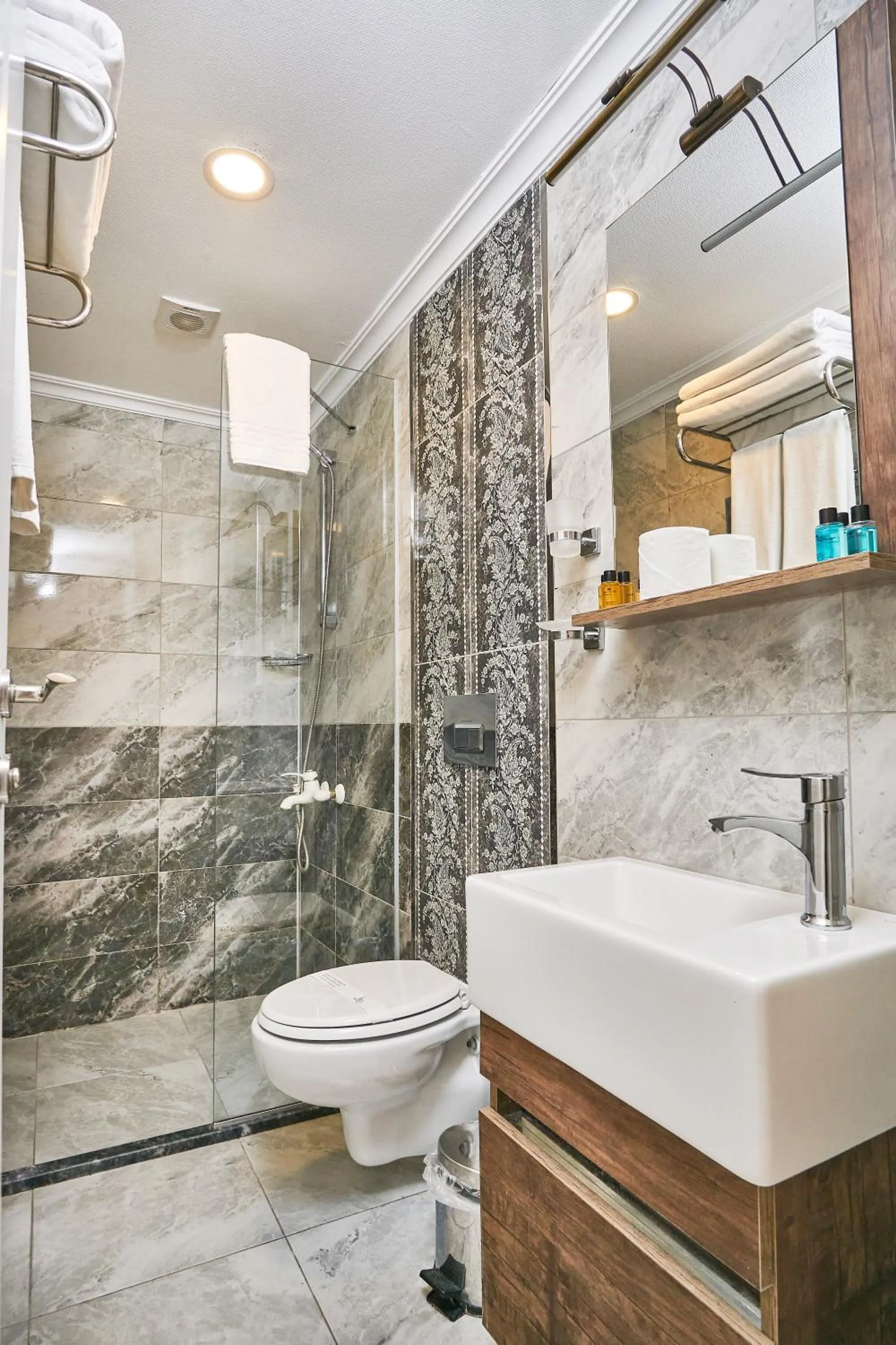 Bathroom in Beyazit Palace Hotel