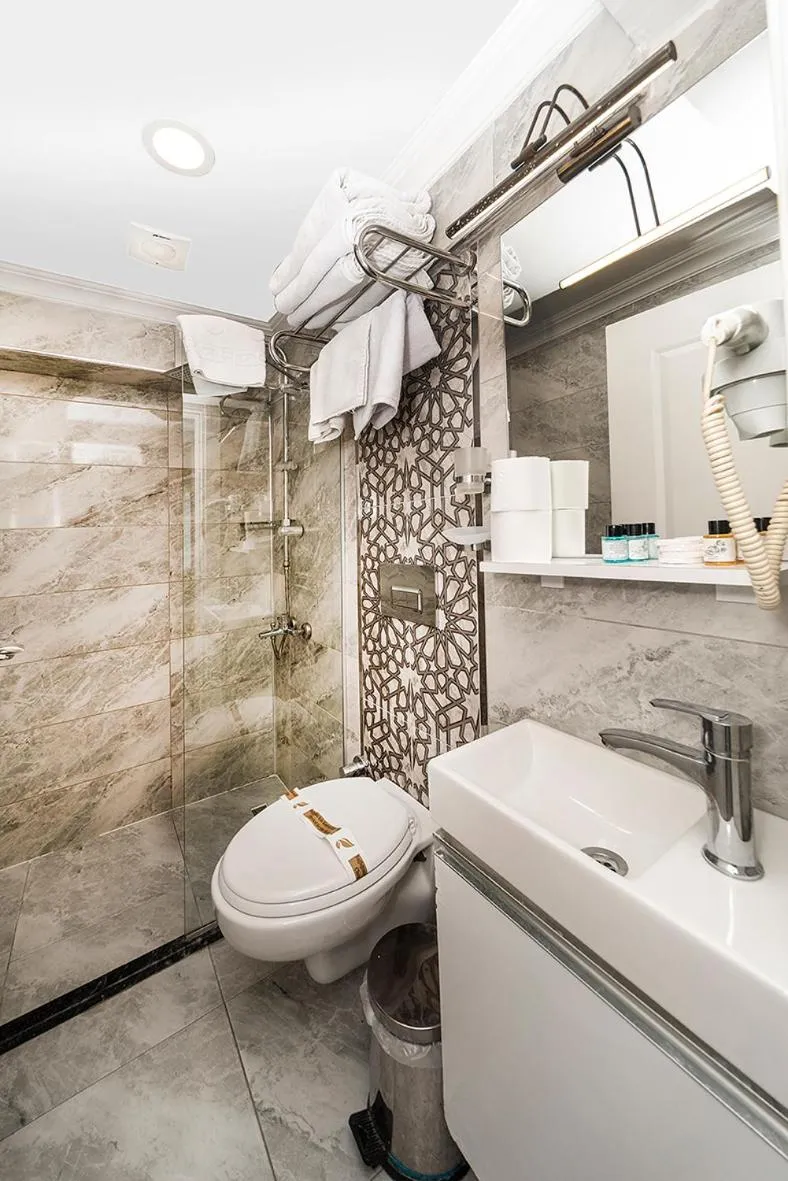 Bathroom in Beyazit Palace Hotel