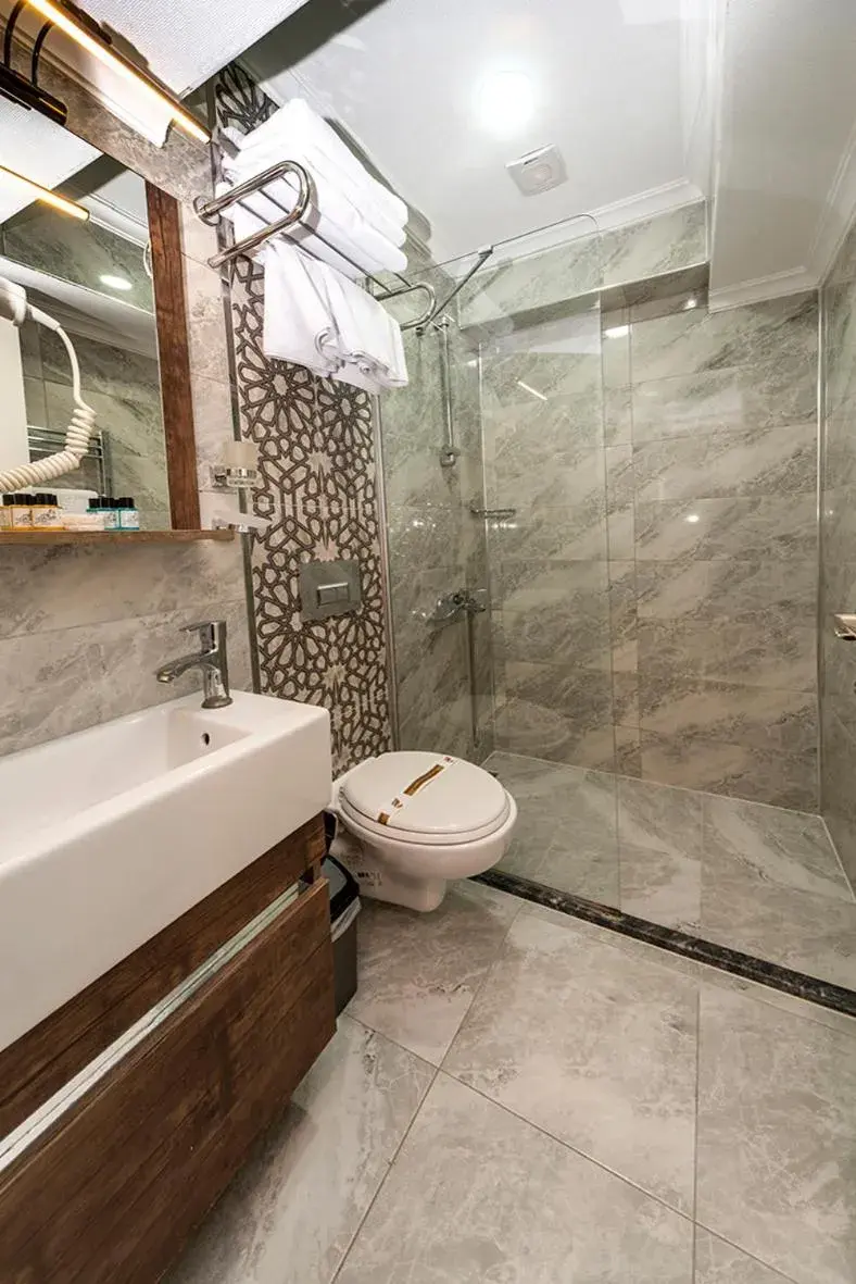 Bathroom in Beyazit Palace Hotel Bathroom in Beyazit Palace Hotel