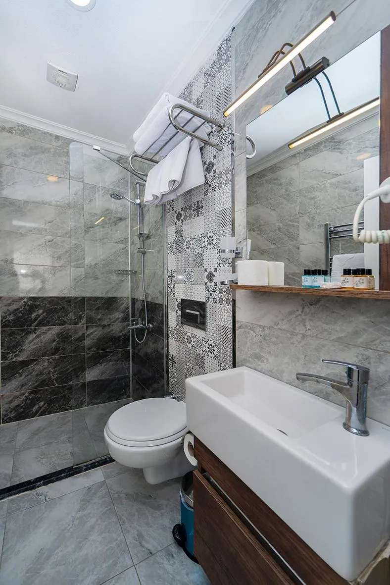 Bathroom in Beyazit Palace Hotel