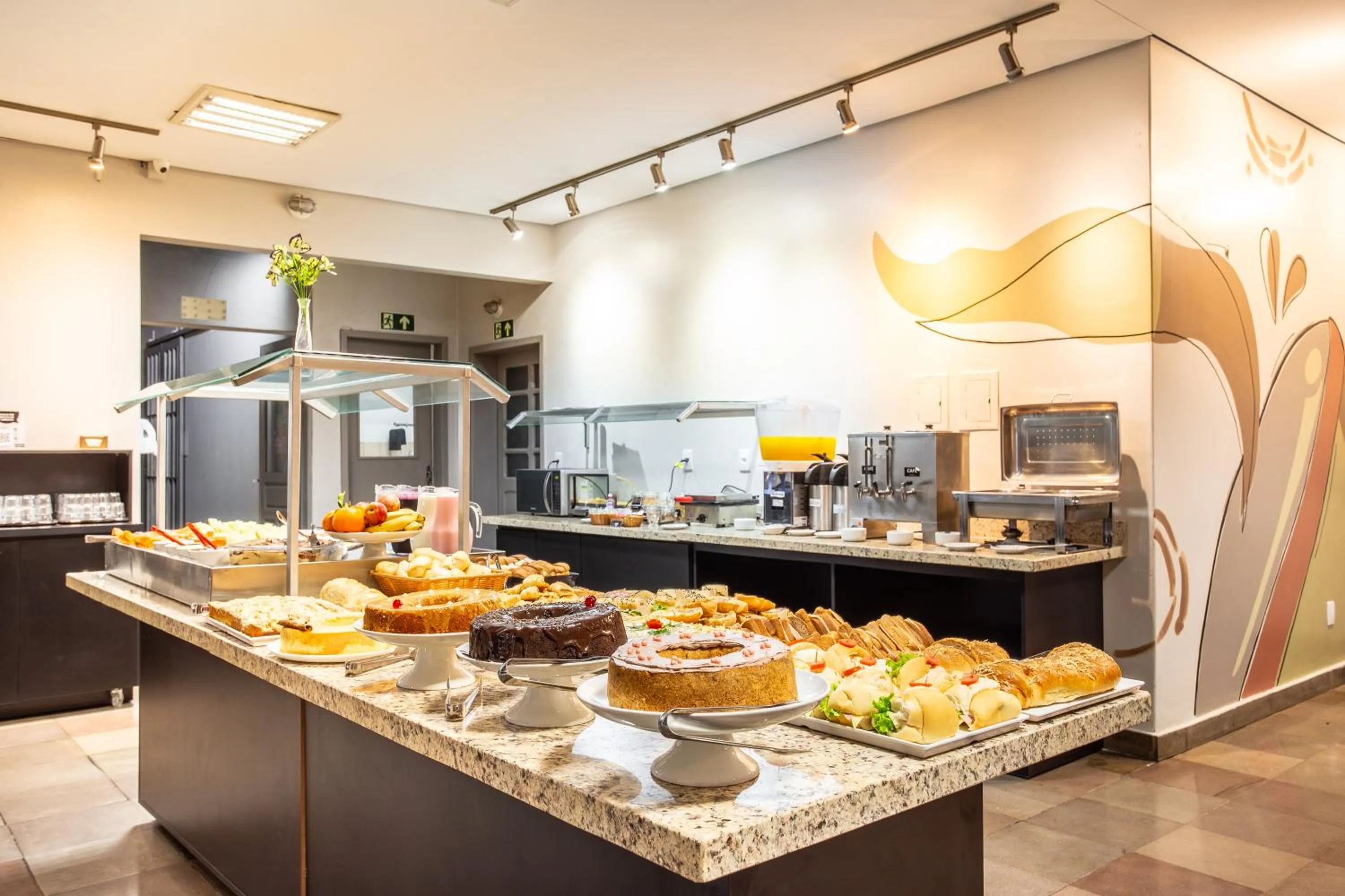 Breakfast in Hotel Dom Rafael Business