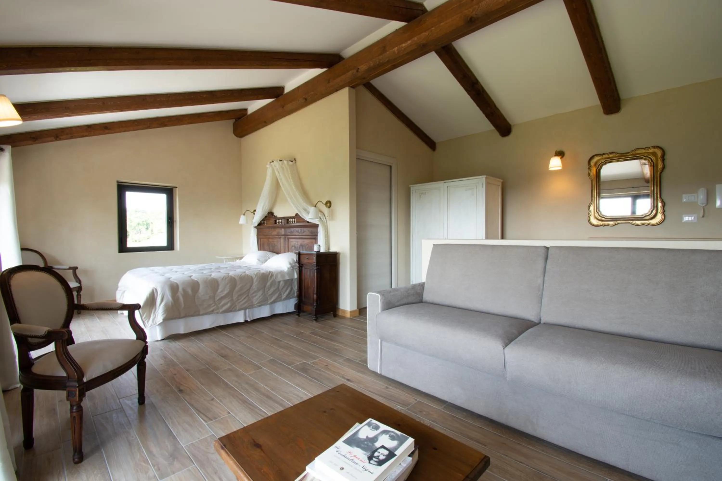 Living room, Bed in Ca Montiglio