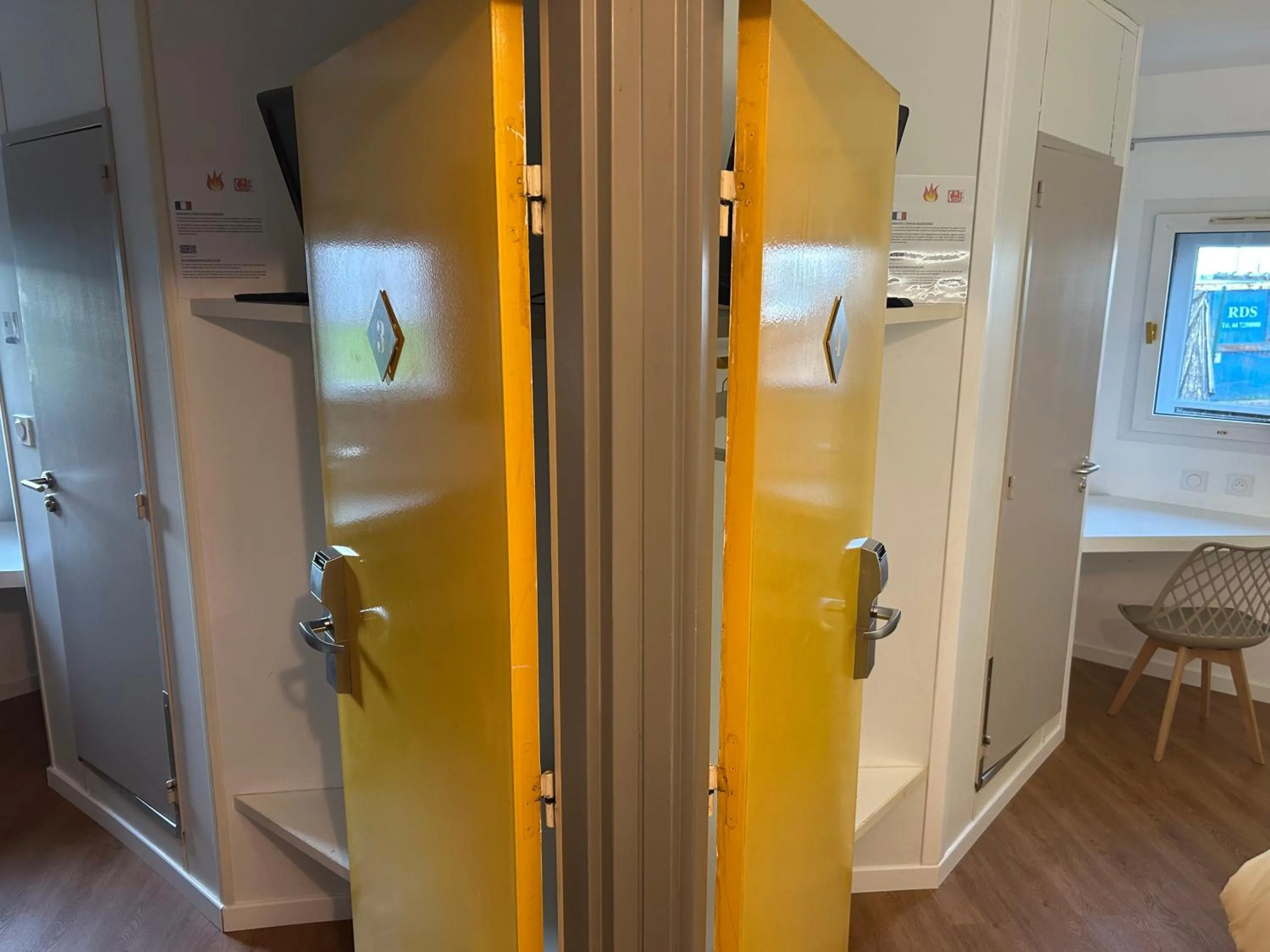 Photo of the whole room in Kyriad Direct Macon Sud