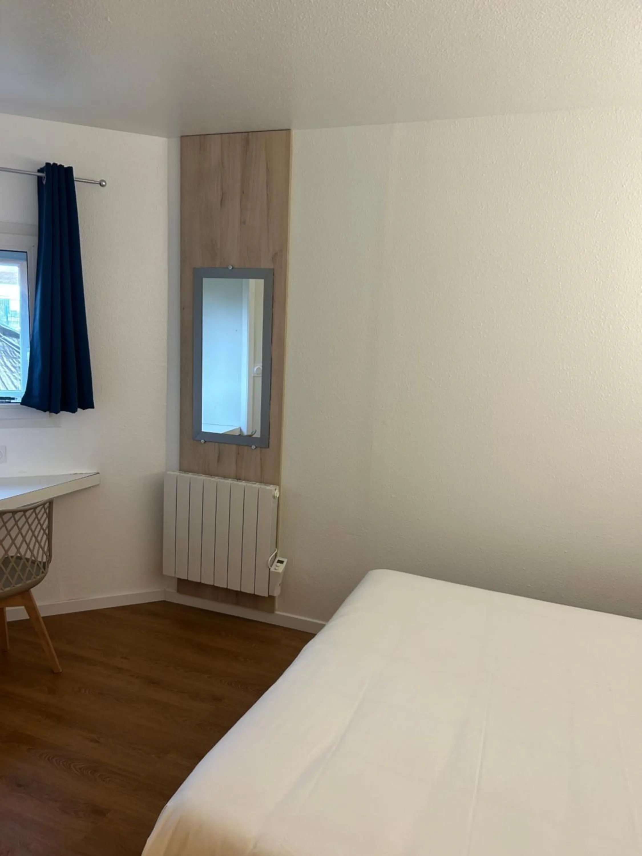 Bed in Kyriad Direct Macon Sud