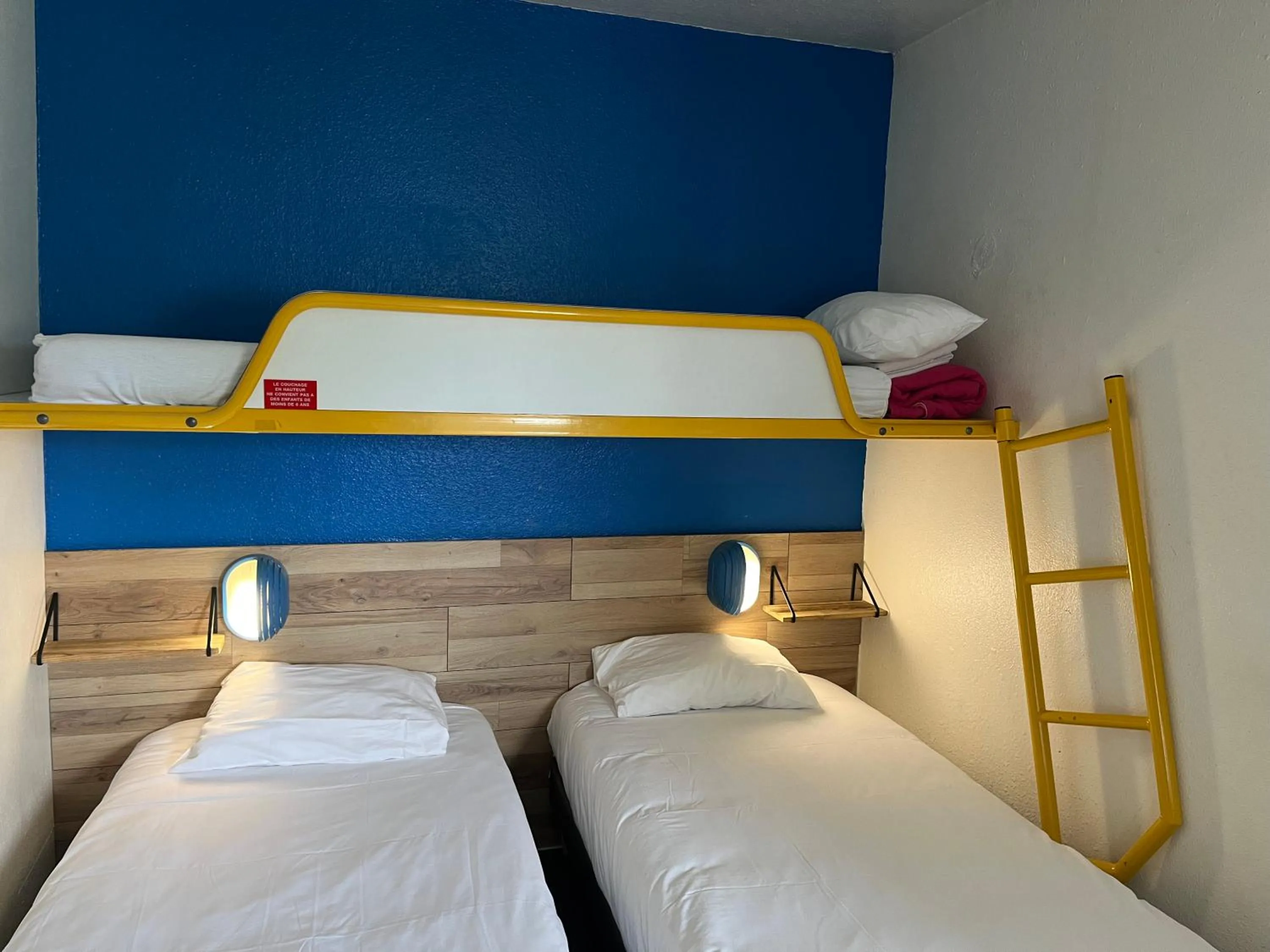 bunk bed, Bed in Kyriad Direct Macon Sud