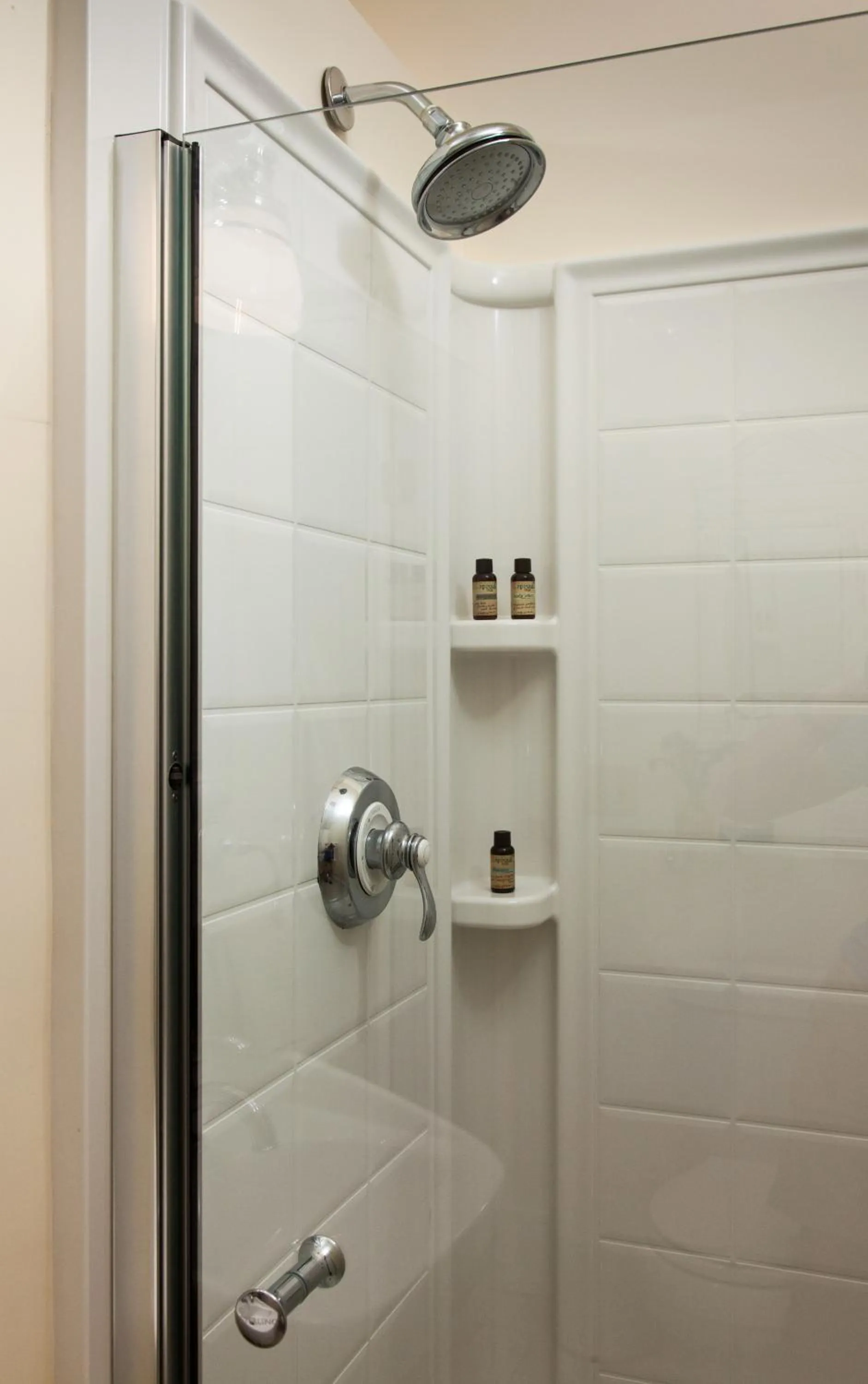 Deluxe Queen Room in Squam Lake Inn