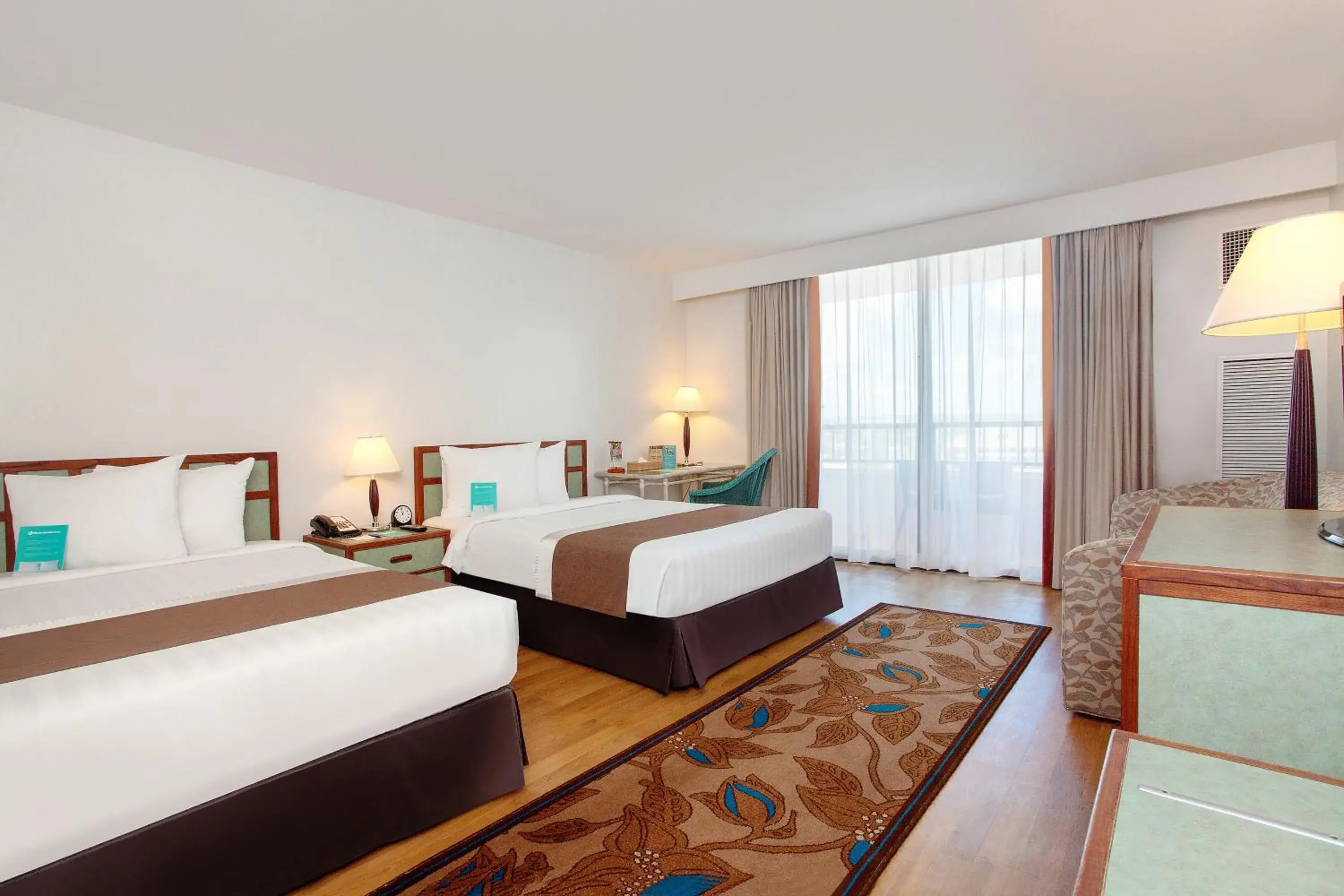 Restaurant/places to eat, Bed in Pacific Islands Club Guam Restaurant/places to eat, Bed in Pacific Islands Club Guam