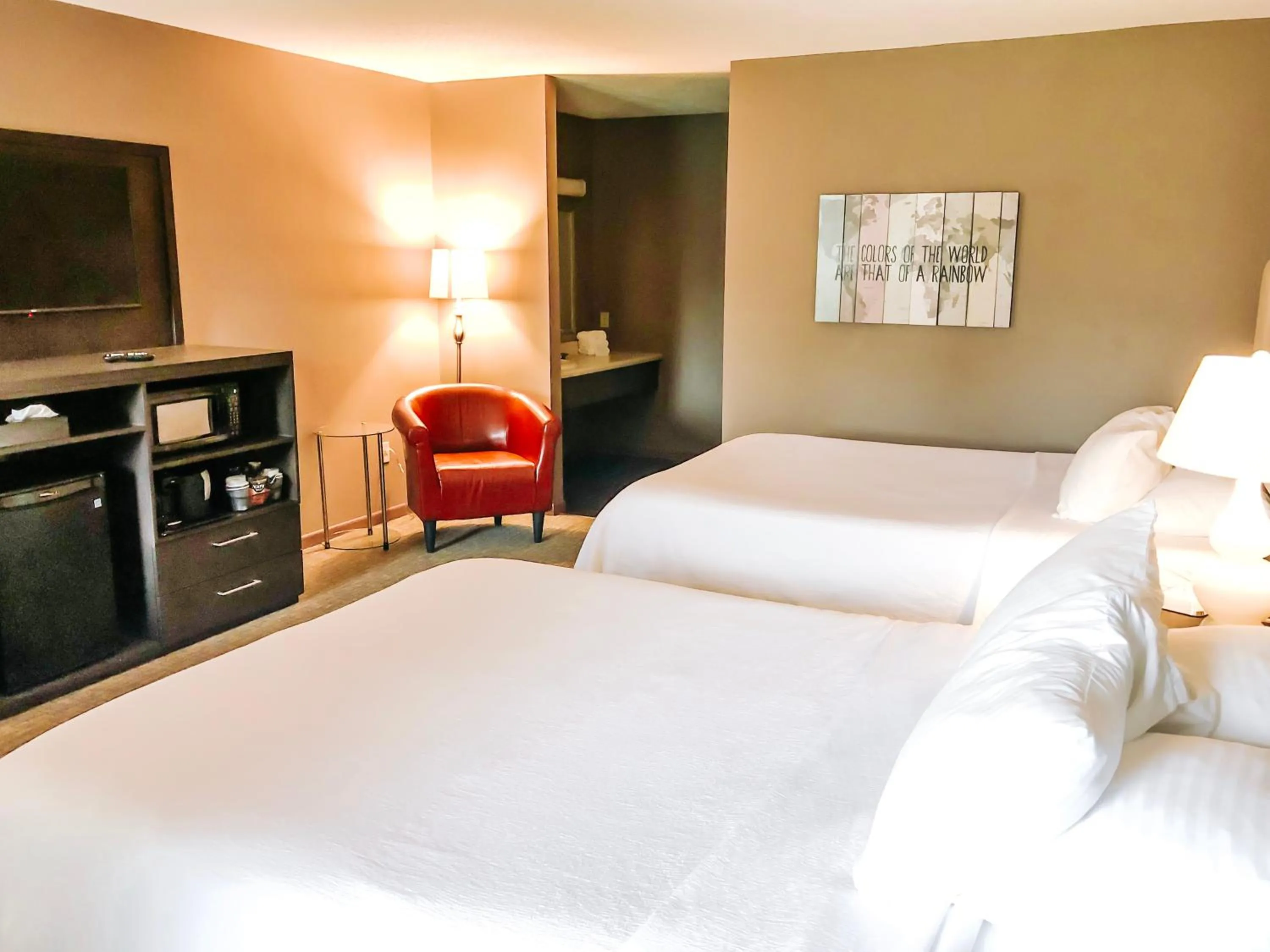 Photo of the whole room, Bed in Bavarian Inn, Black Hills