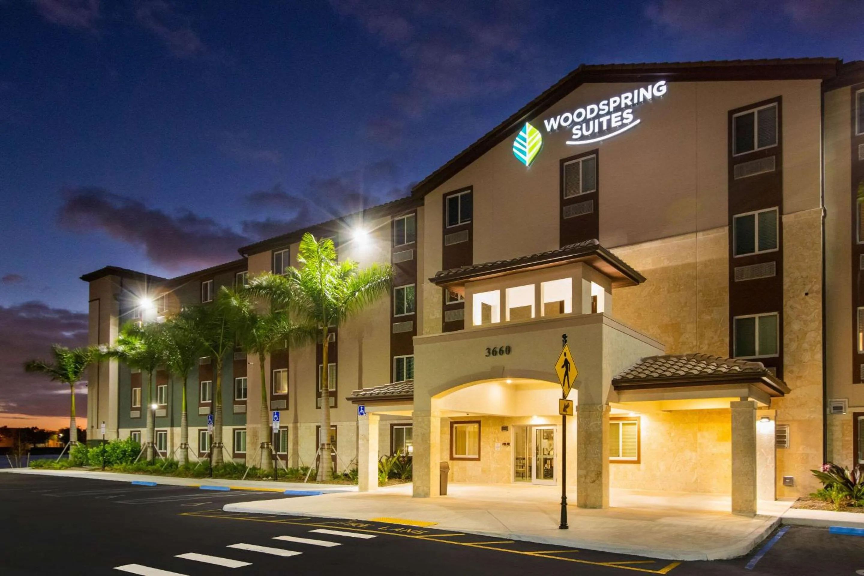 Property building in WoodSpring Suites Miramar