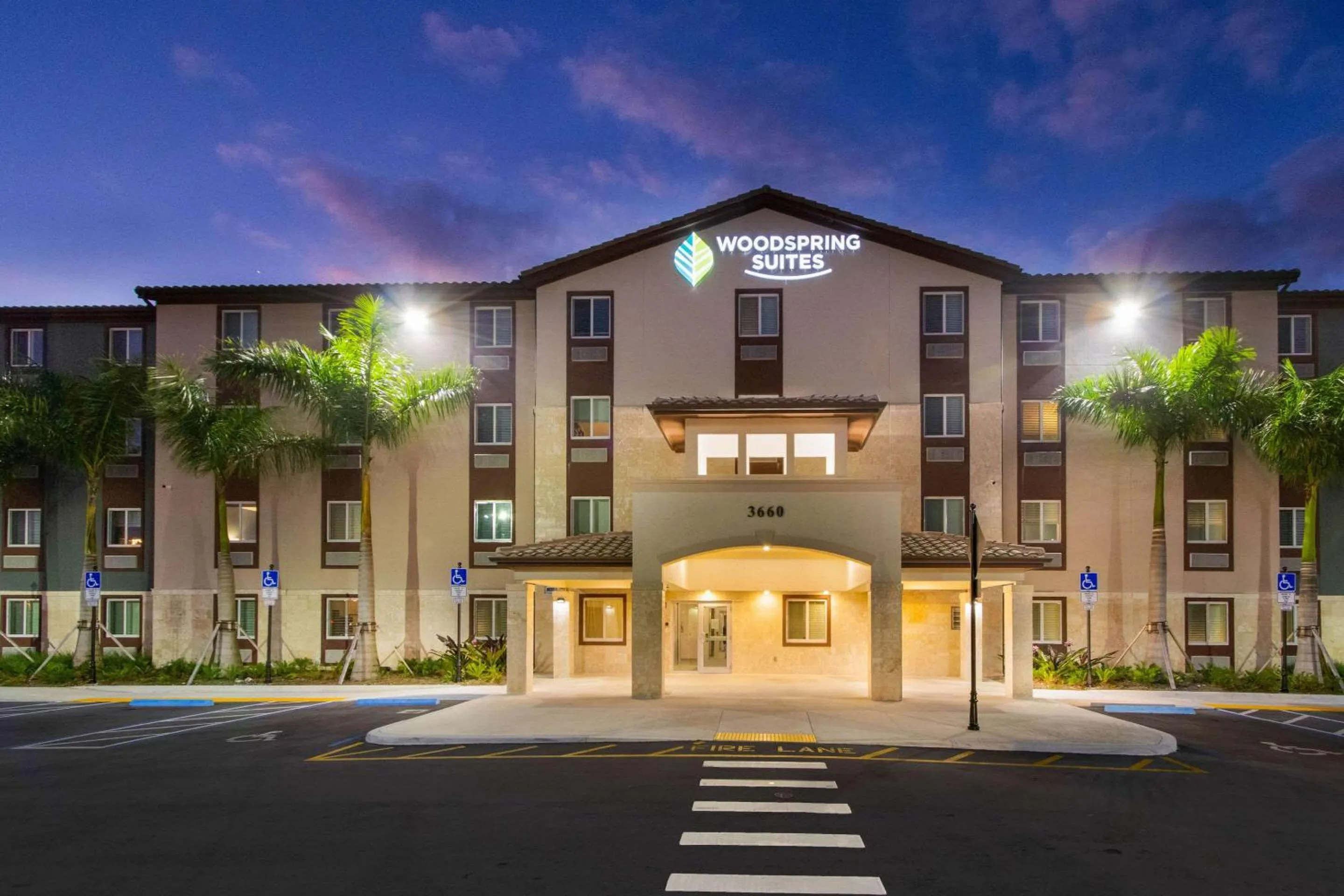 Property building in WoodSpring Suites Miramar