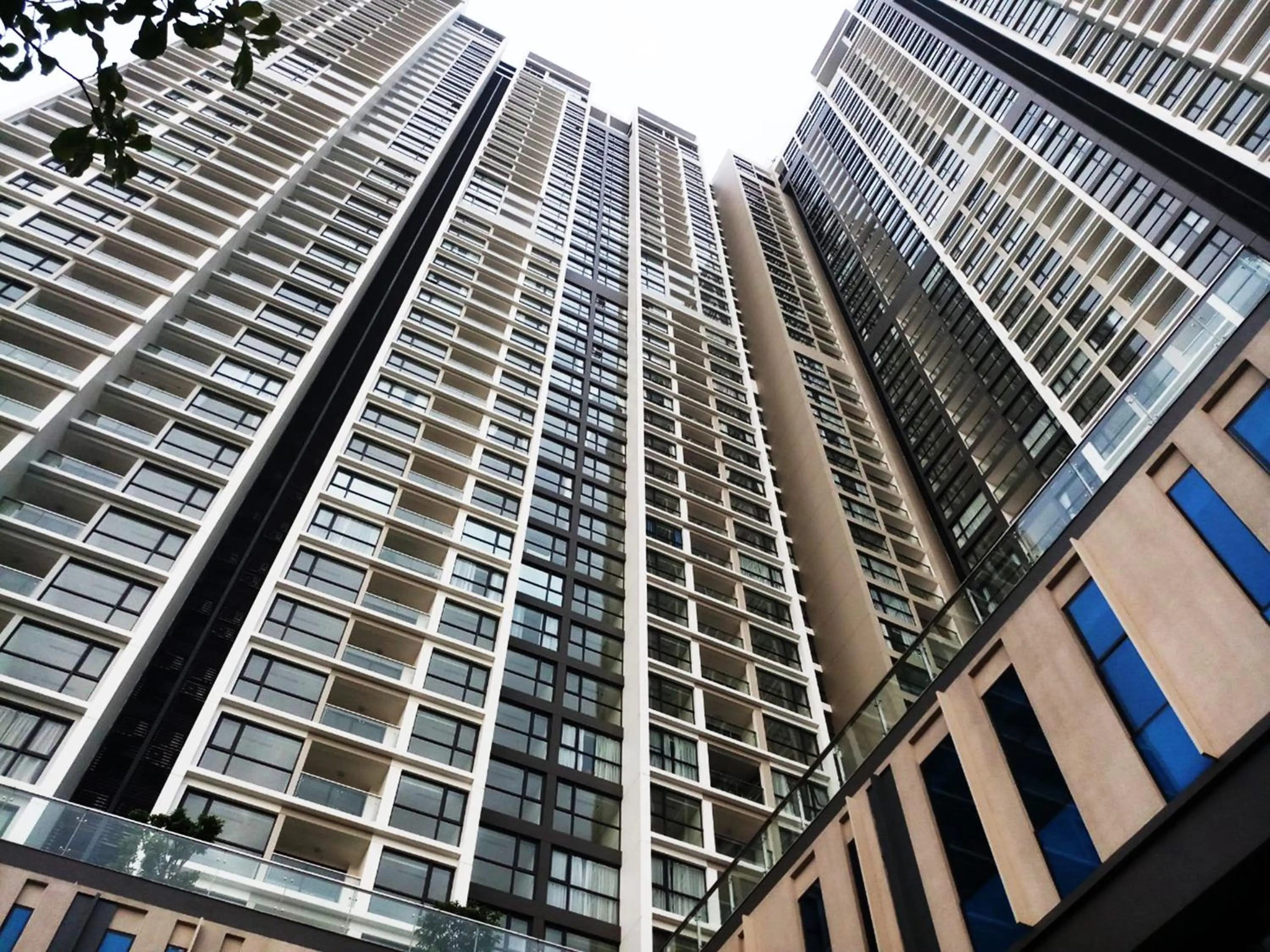 Property building in Luxury Apartment Vinhomes Skylake